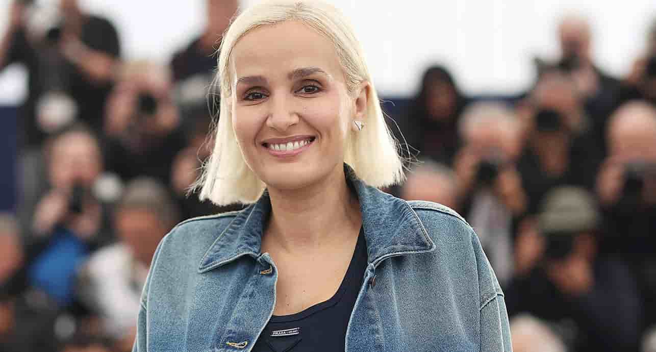 Julia Ducournau devant le Palais des festivals, le 20 mai, à Cannes.