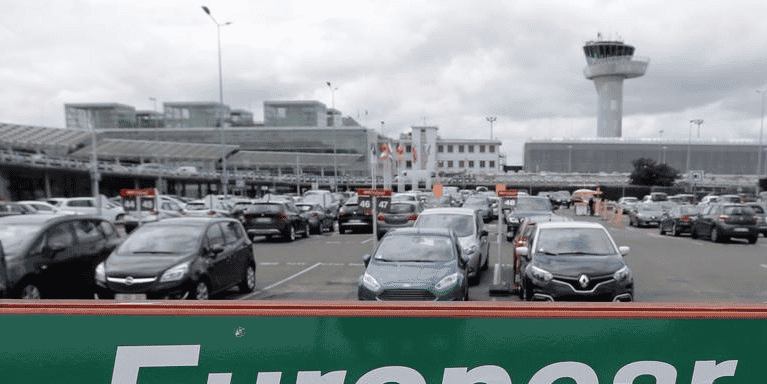 Europcar, plus forte baisse du sbf 120 a la mi-seance