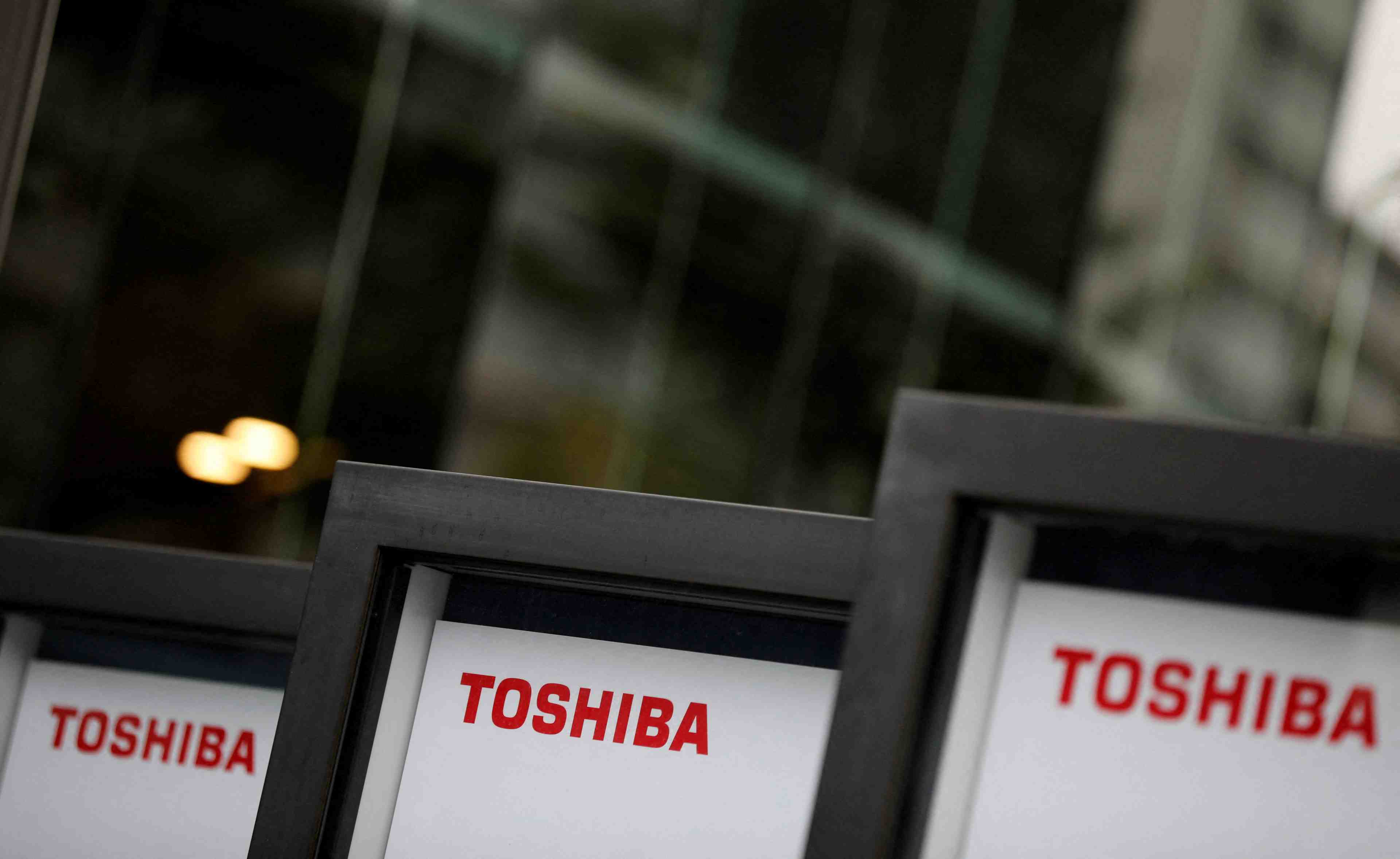 Toshiba: un actionnaire demande une ag consacree au projet de scission