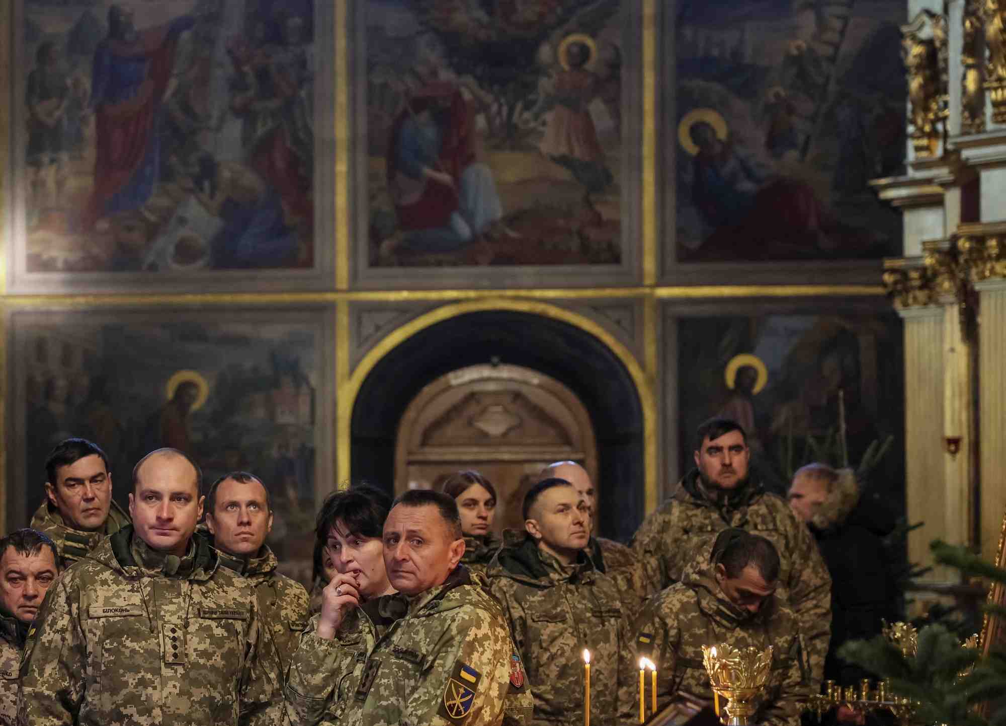 Service religieux special pour les forces armees ukrainiennes a la cathedrale mikhailovsky zlatoverkhy, dans le centre de kyiv
