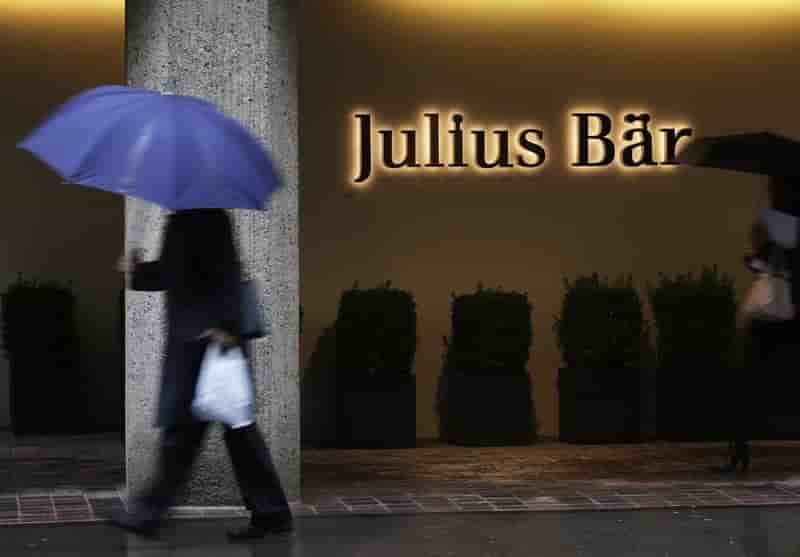 Julius baer voit son benefice chuter apres une lourde provision