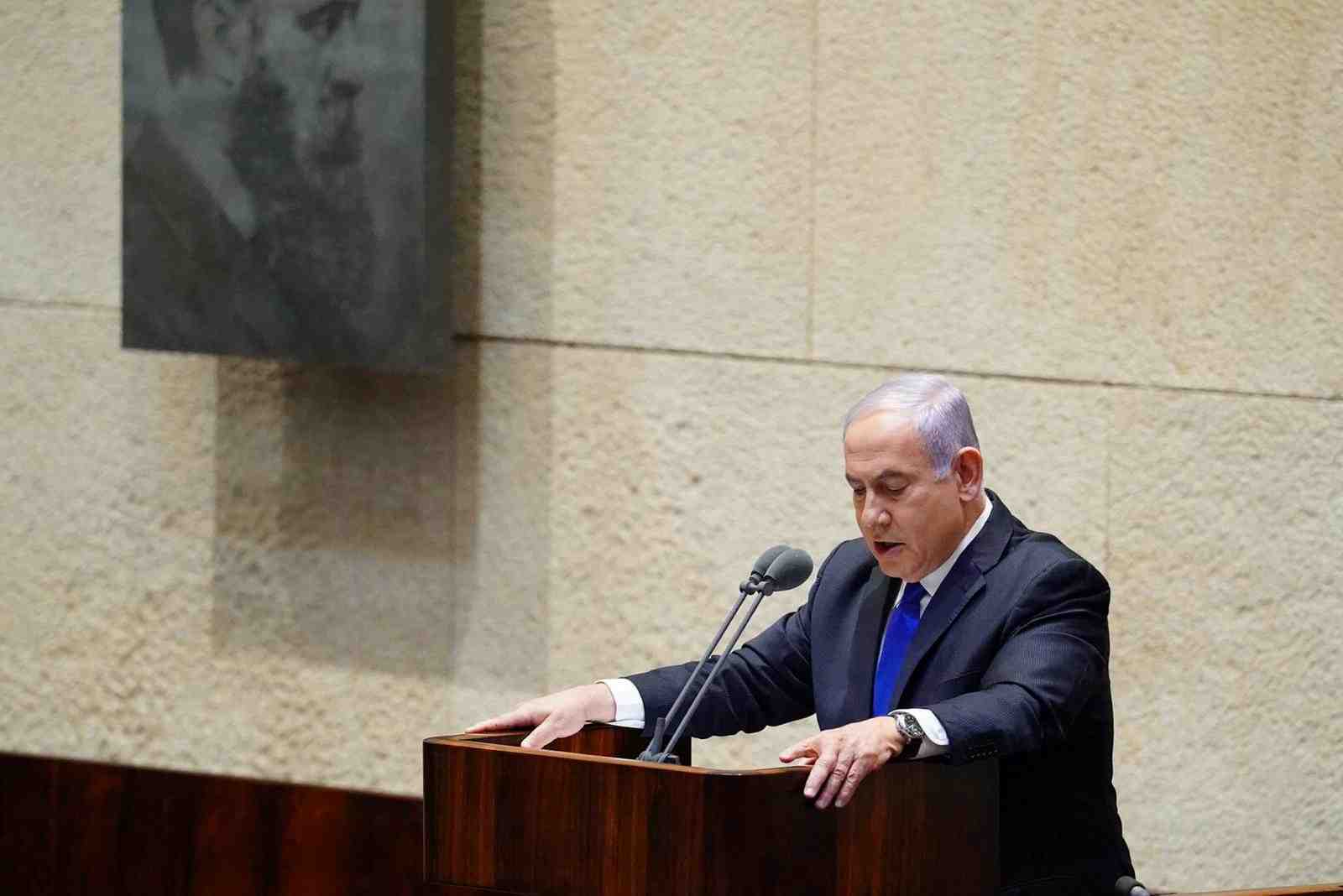 Israel: netanyahu presente son gouvernement d'union devant le parlement