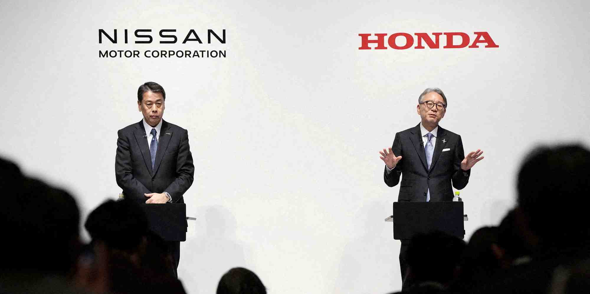 Makoto Uchida, le patron de Nissan, et Toshihiro Mibe, le chef de file d’Honda, lors d’une conférence de presse conjointe le 15 mars dernier.