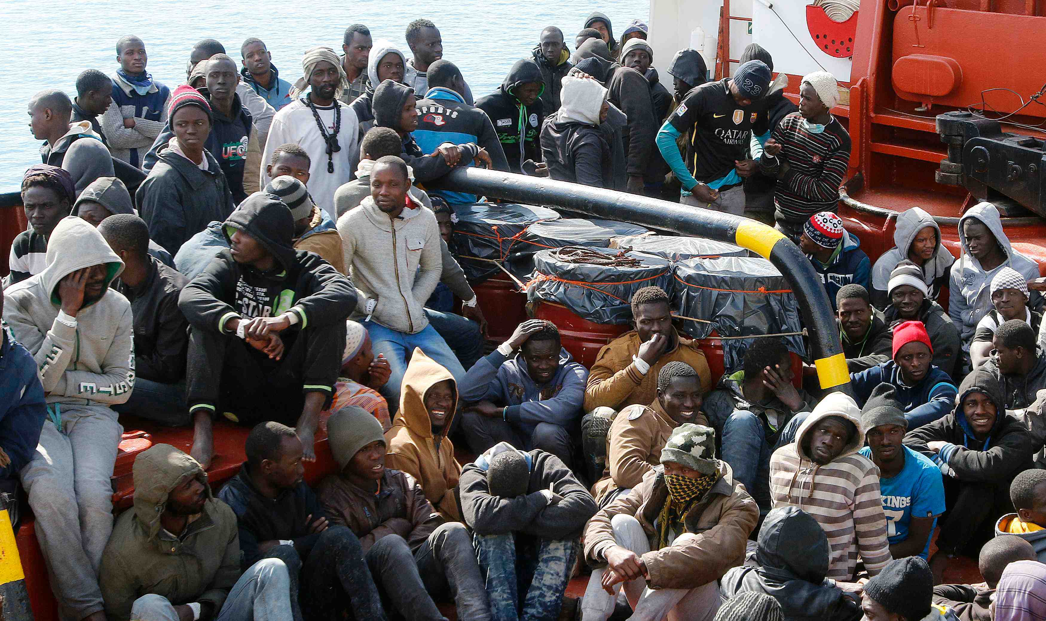 Les gardes-cotes italiens au secours de quelque 1.000 de migrants