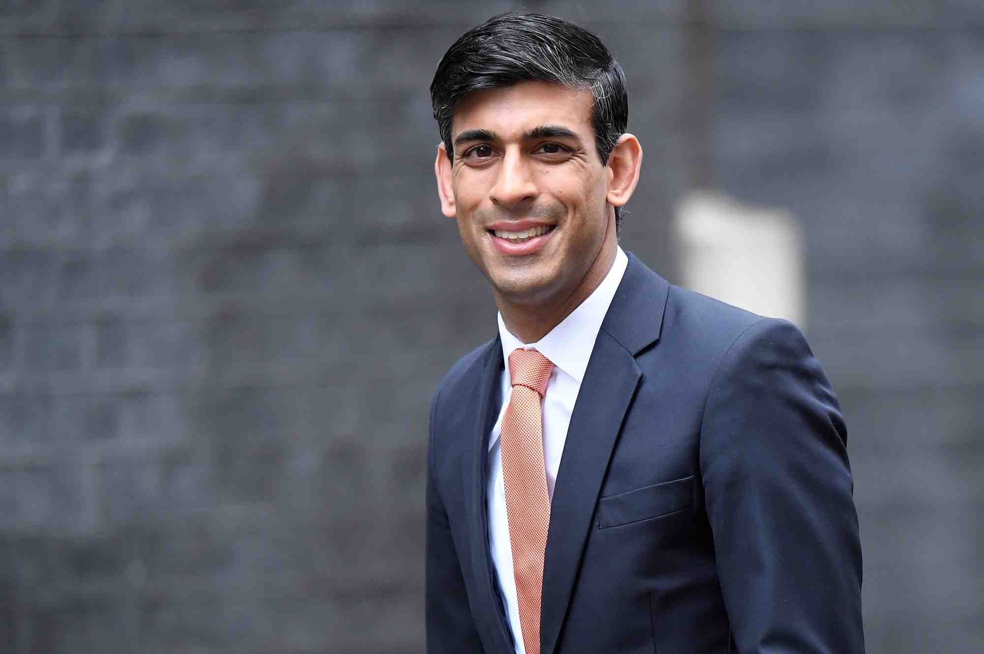 Grande-bretagne: l'ex-ministre des finances rishi sunak candidat a la succession de johnson