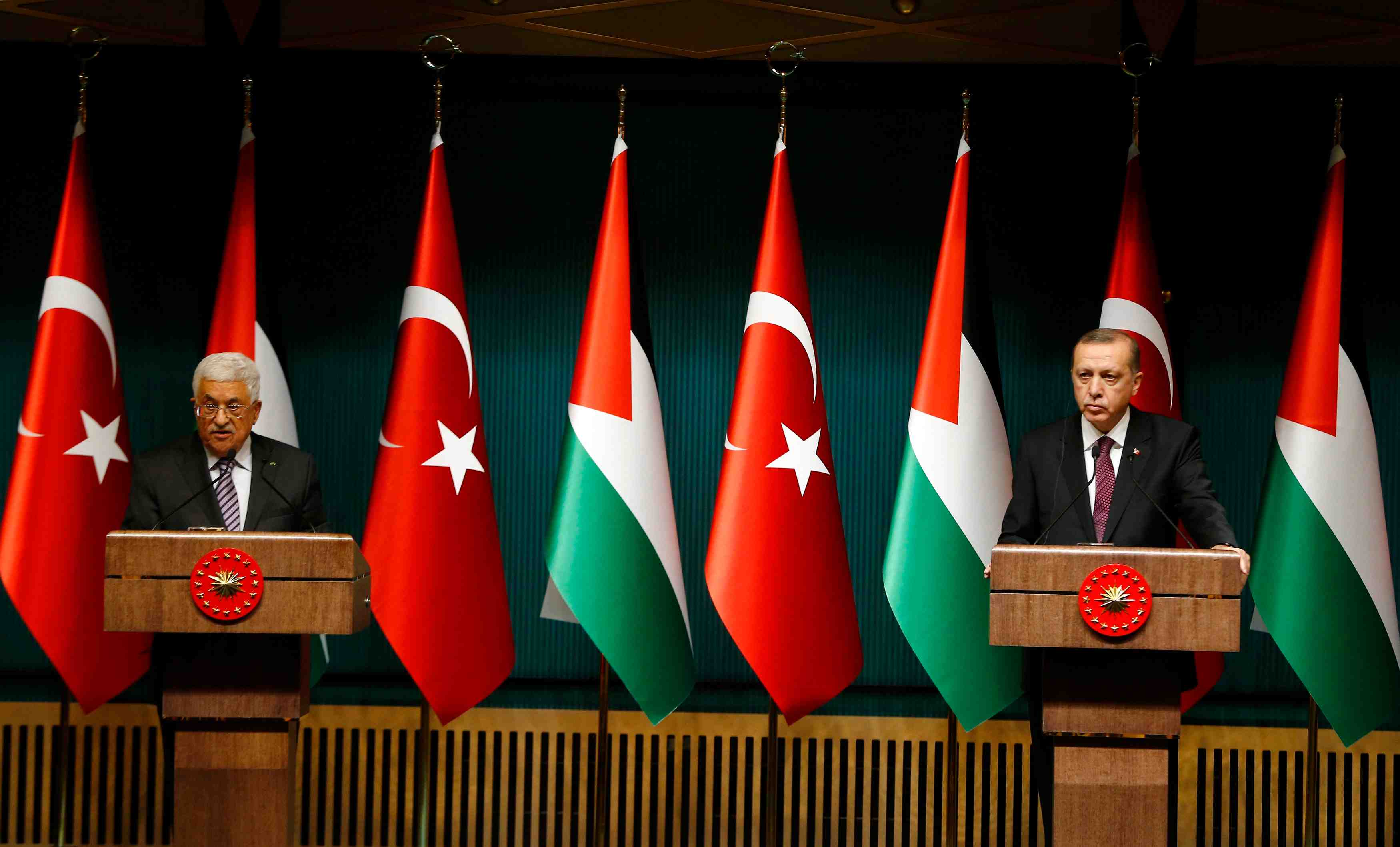Erdogan denonce "l'hypocrisie occidentale" apres les attentats a paris