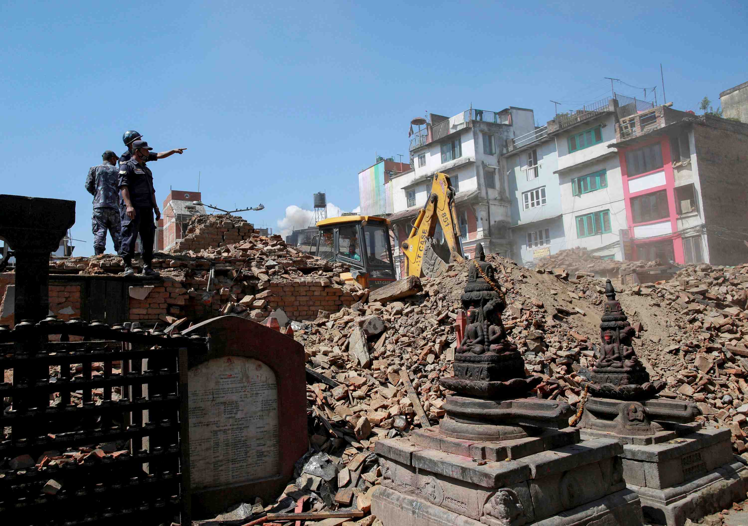 Le bilan du seisme au nepal porte a plus de 3.700 morts