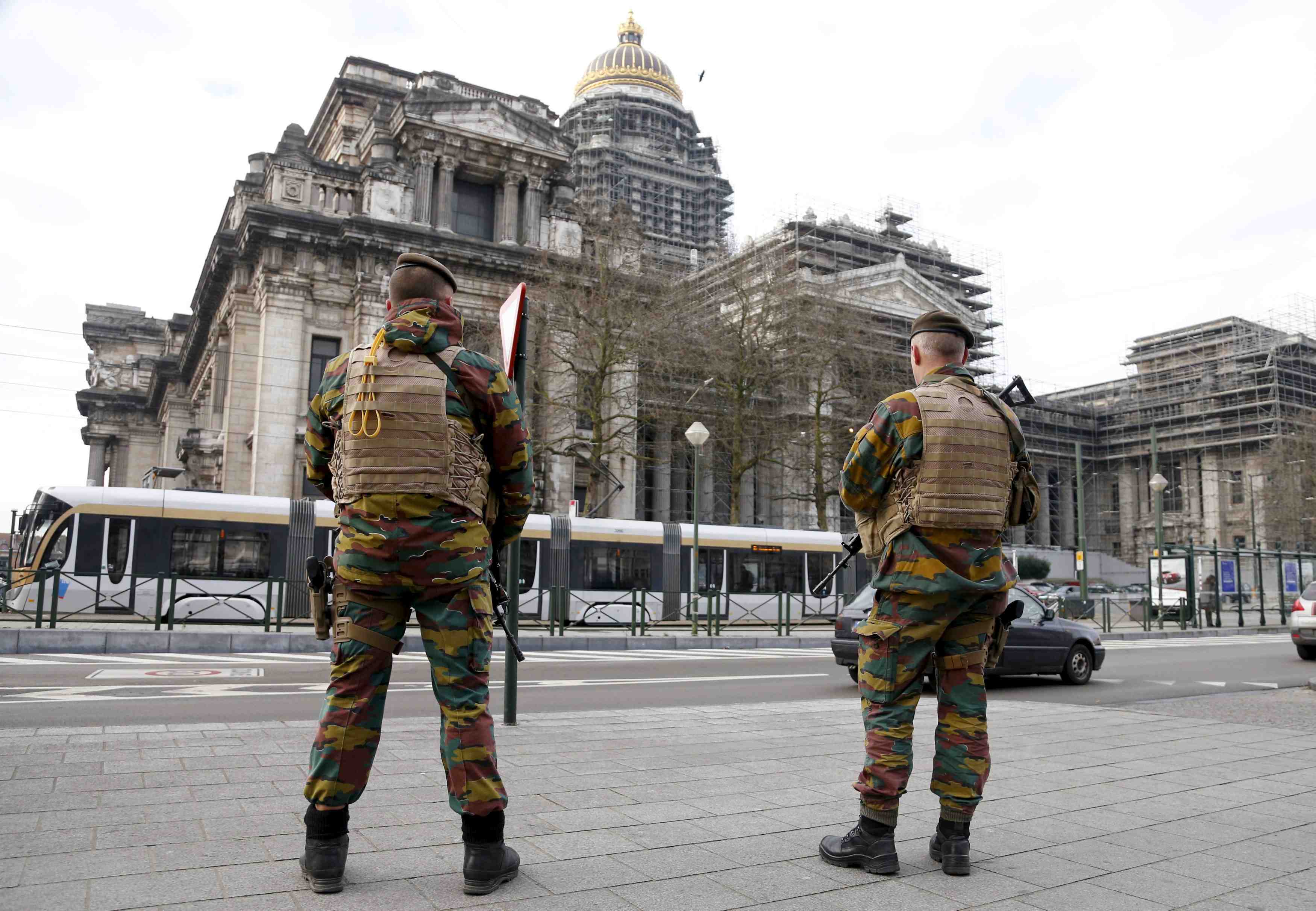 Un suspect inculpe en belgique en lien avec les attentats de paris