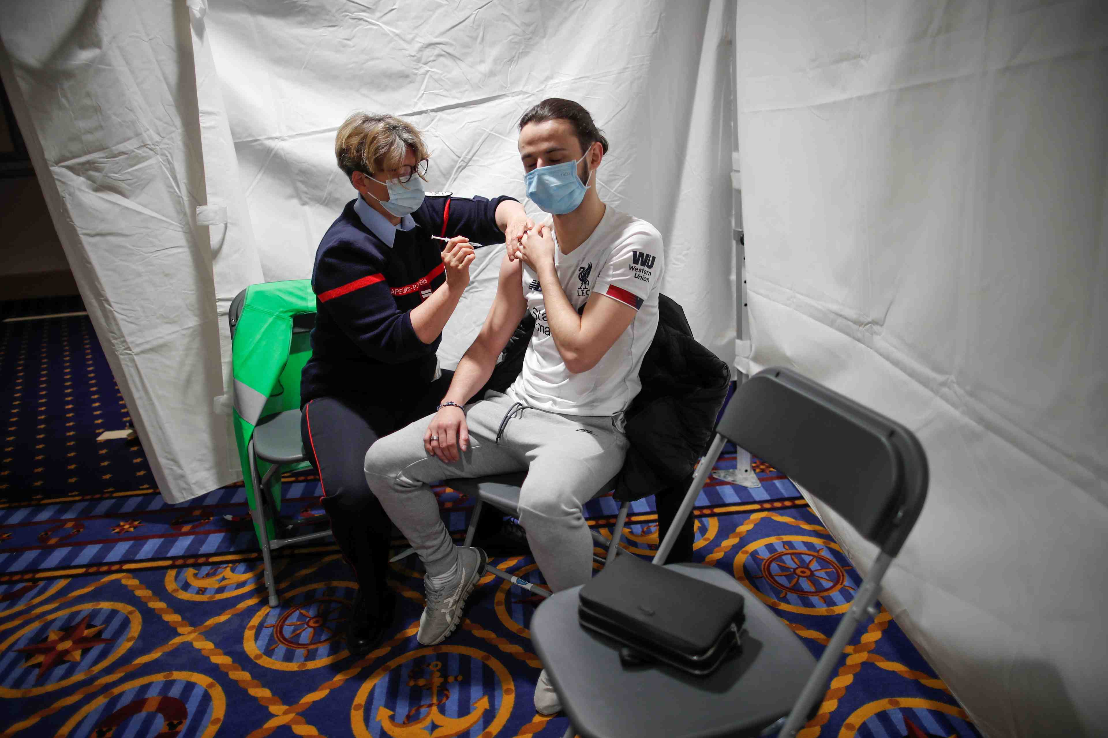Coronavirus: la france prevoit 3 mlns de vaccinations de plus cette semaine