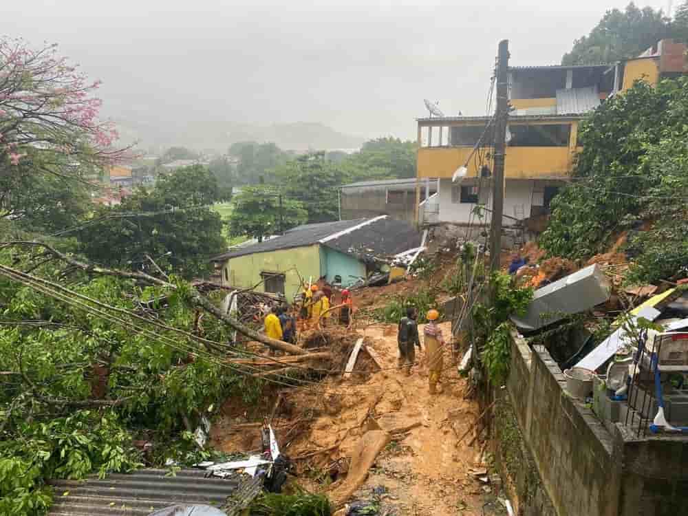 Bresil: des coulees de boue font au moins 14 morts