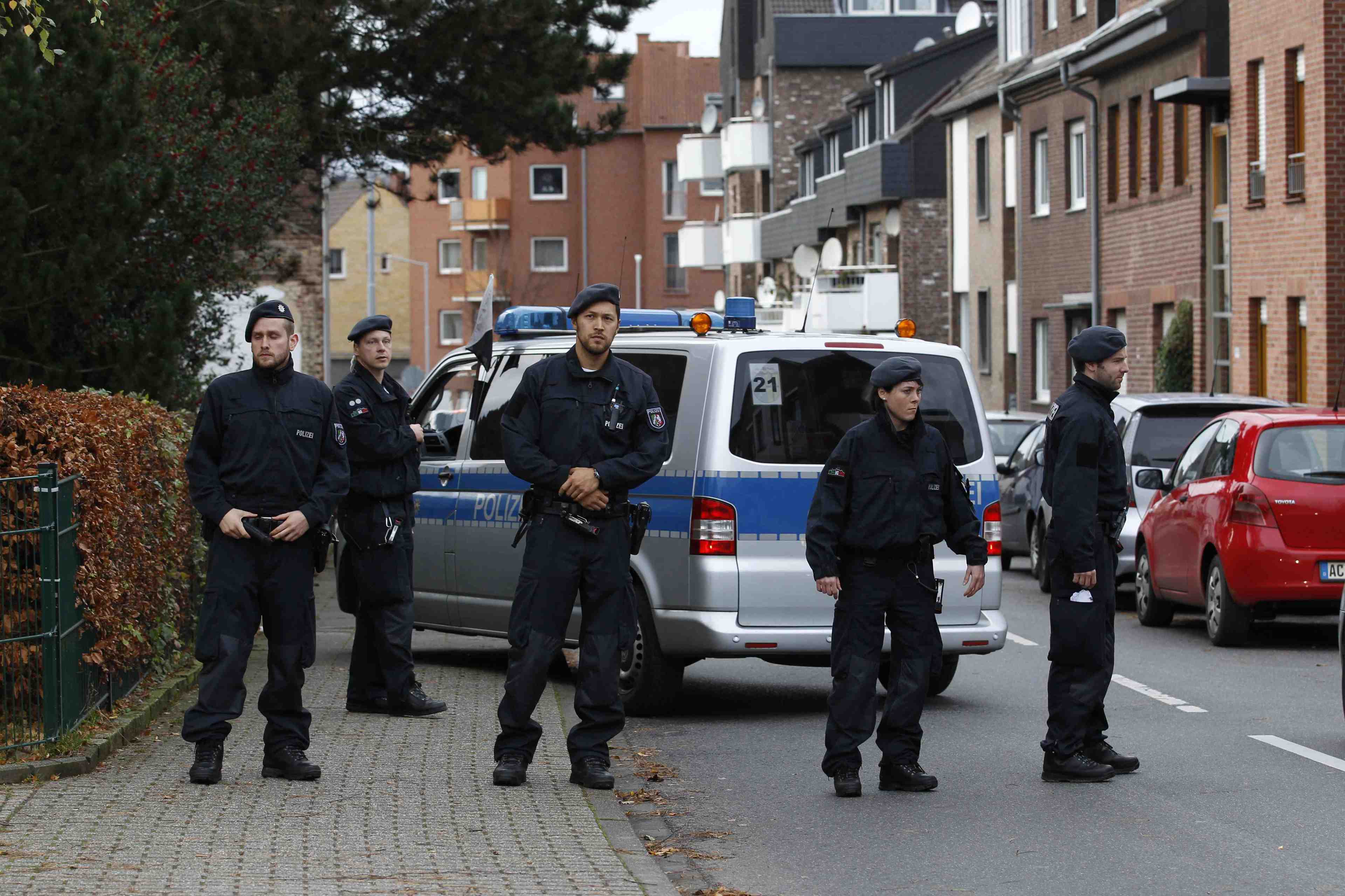 D'autres arrestations pres d'aix-la-chapelle