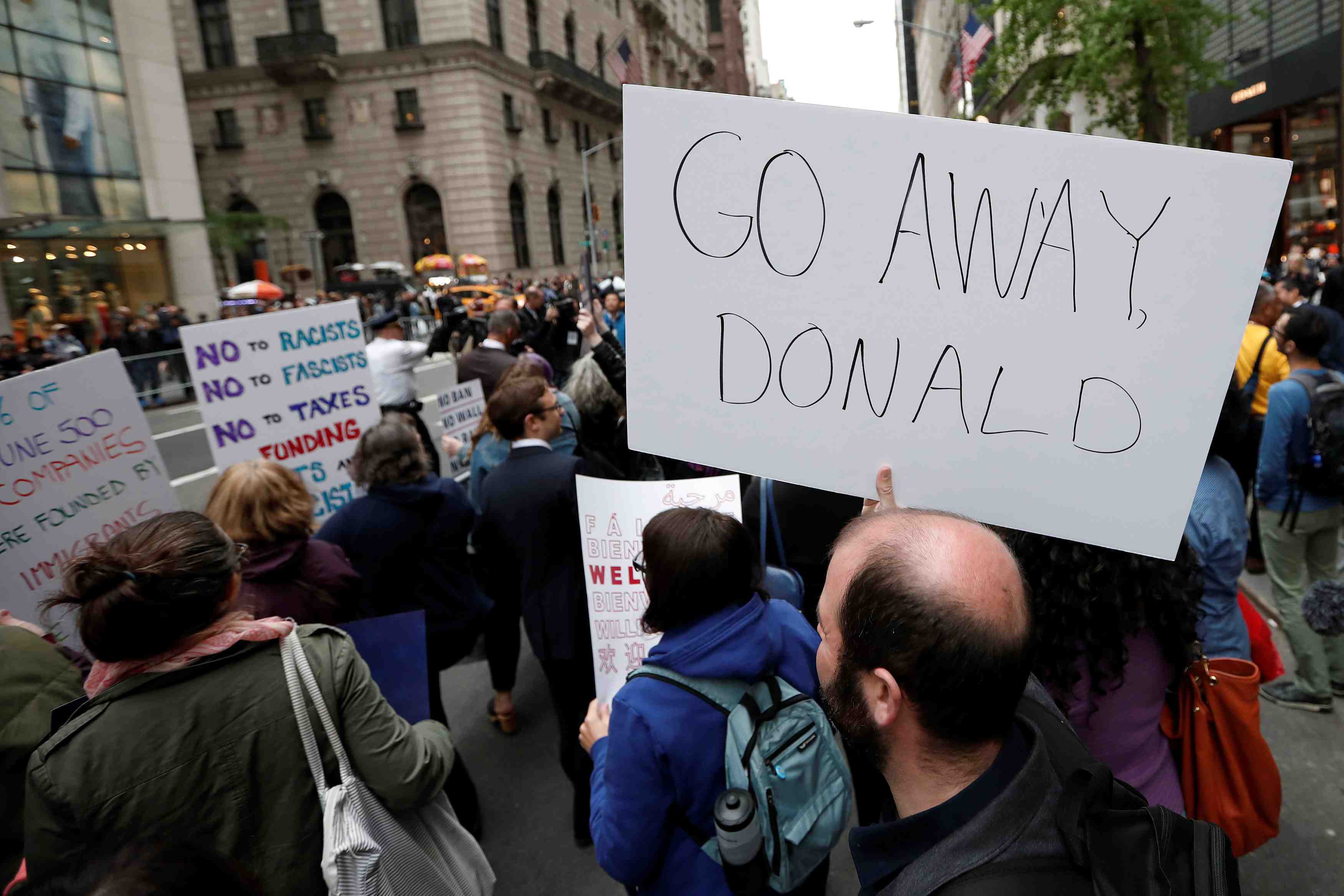 Manifestations anti-trump lors de son retour a new york