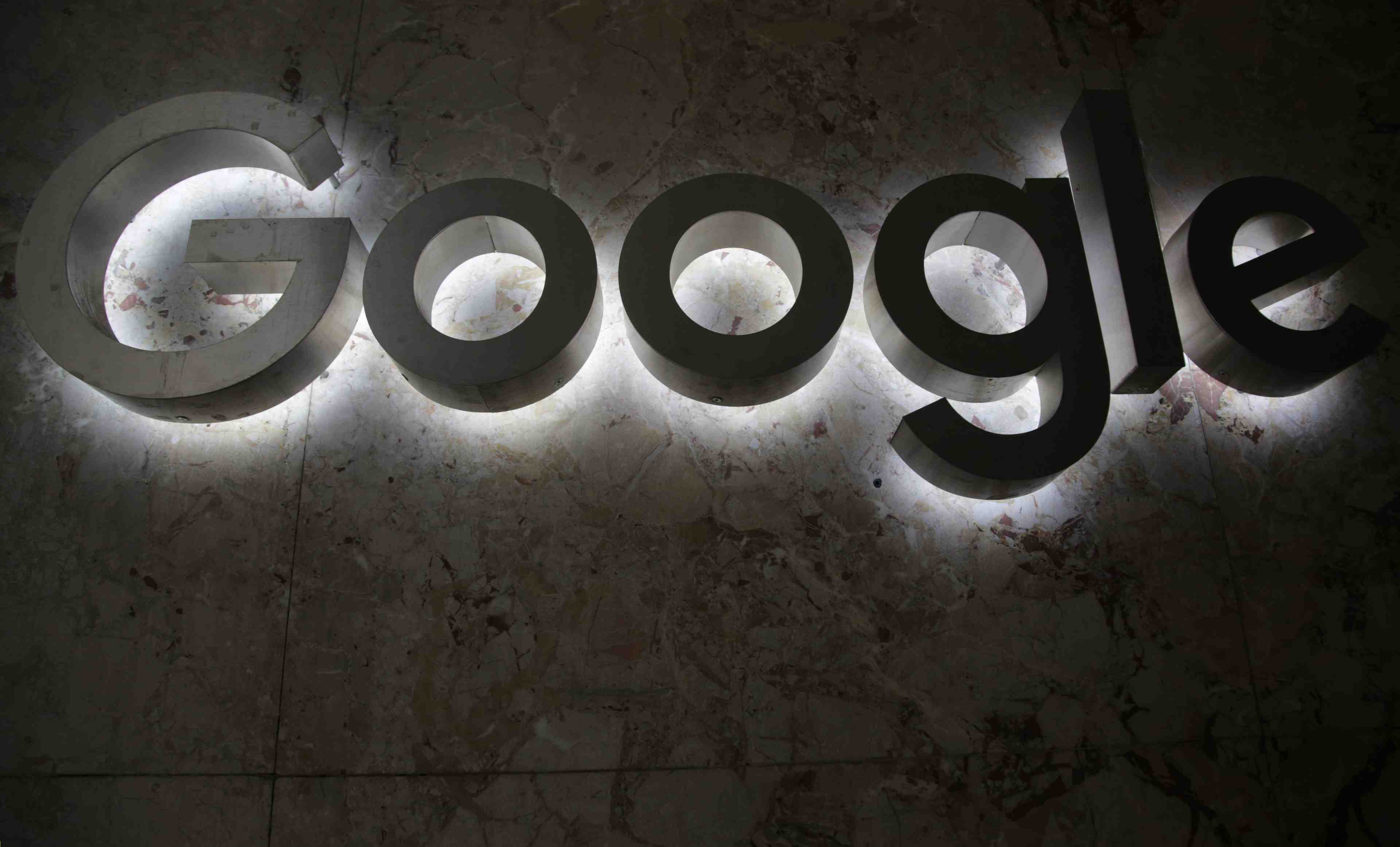 Google fait des progres pour regler ses problemes antitrust, declare margrethe vestager