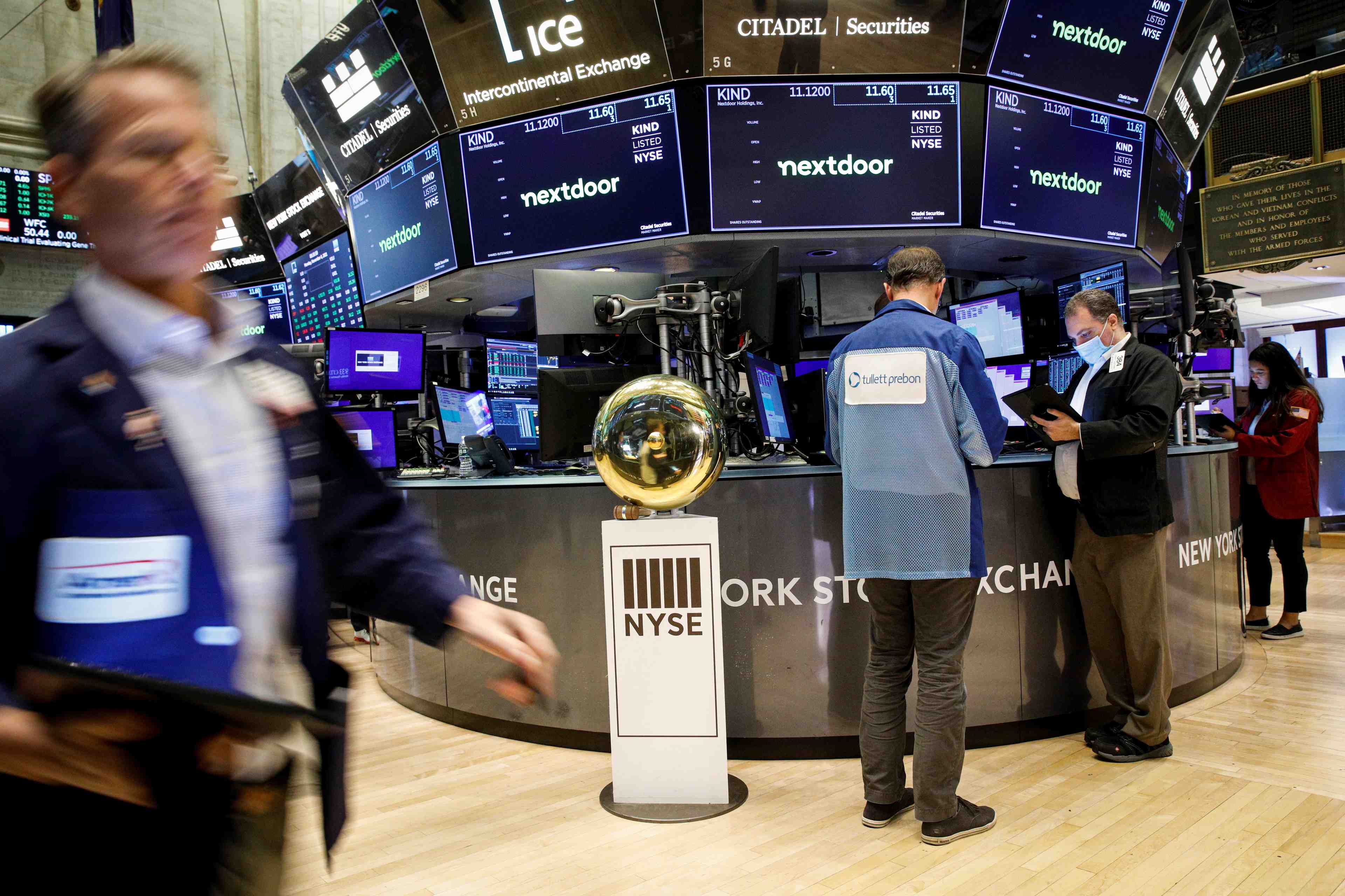La bourse de new york ouvre en ordre disperse