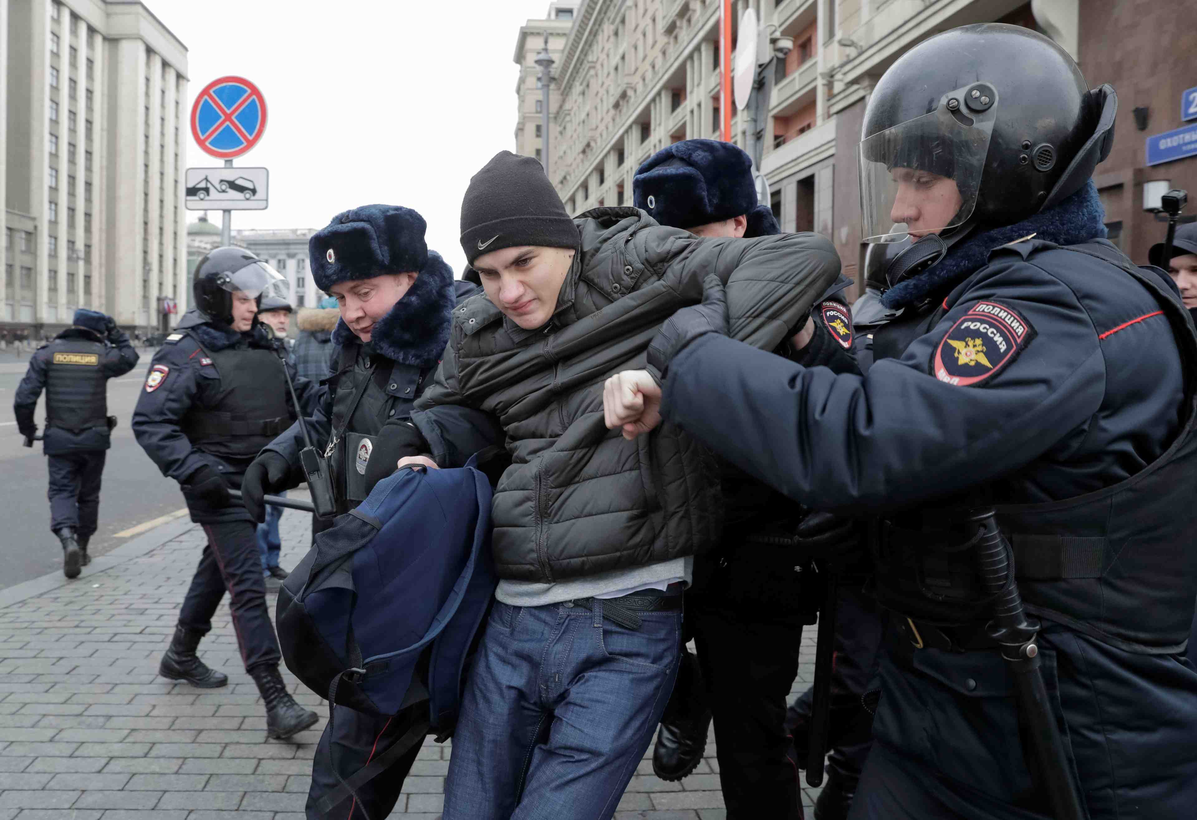 Vague d'arrestations a moscou pour la journee de l'unite