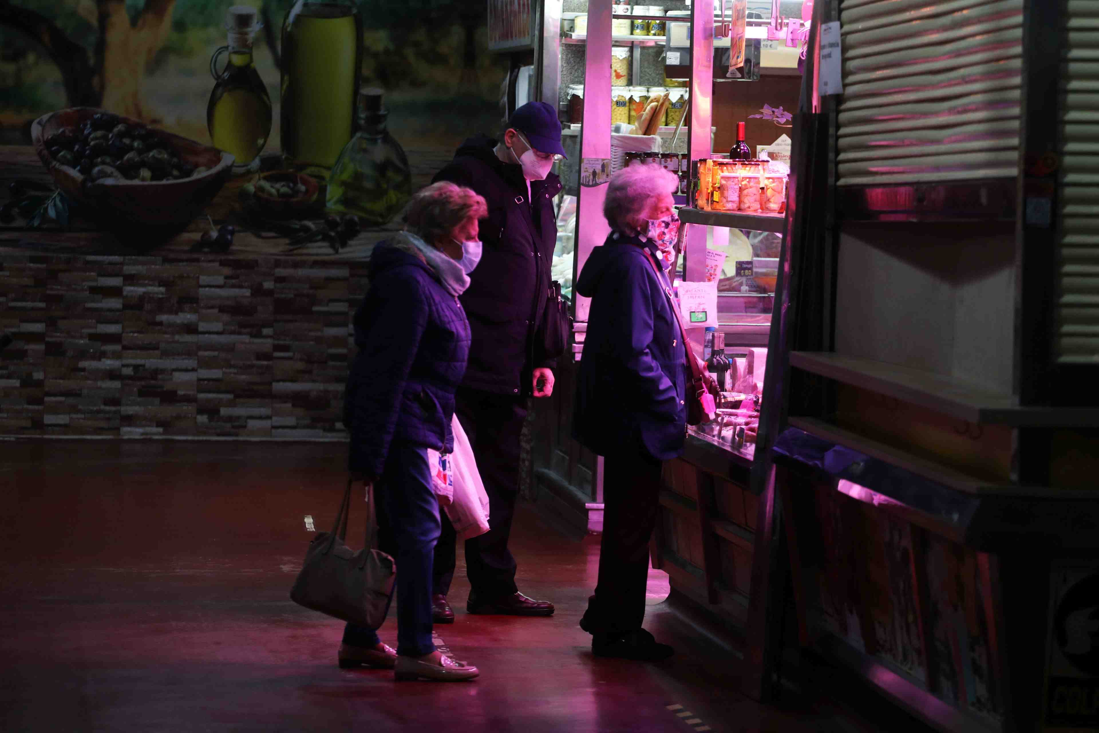 En espagne, plus de 1,3 million de contaminations et pres de 38.500 deces depuis le debut de l'epidemie