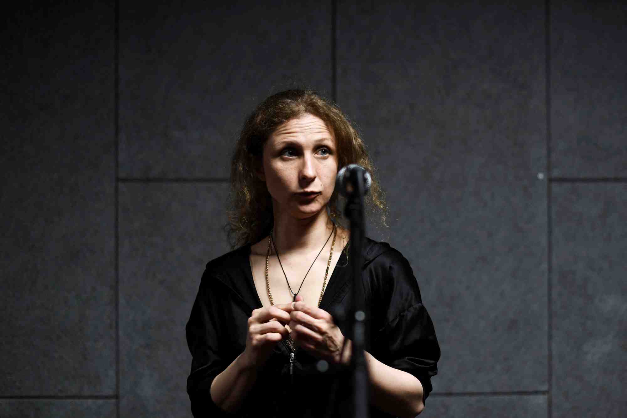La russie doit etre "denazifiee", declare maria aliokhina des pussy riot