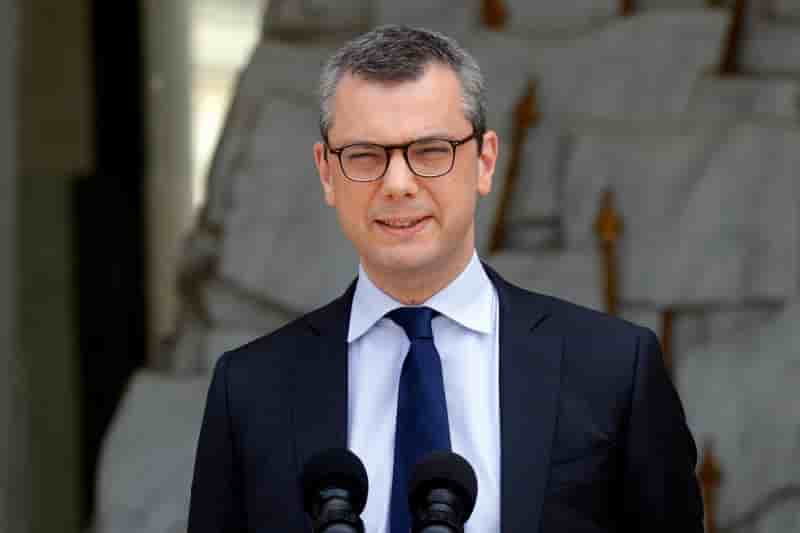 Kohler prouvera qu'il a respecte la loi, dit l'elysee