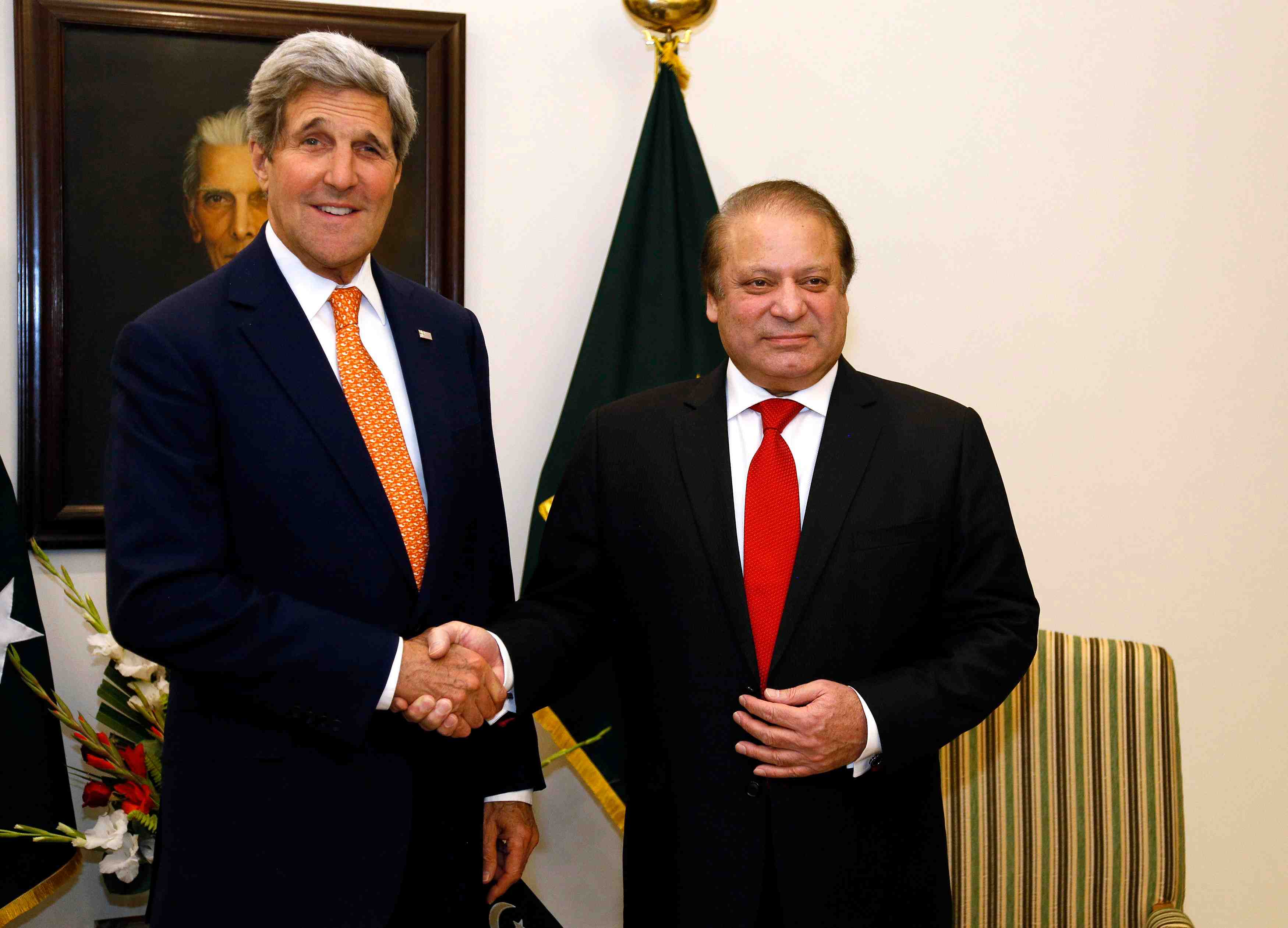 John kerry appelle le pakistan a combattre les groupes armes