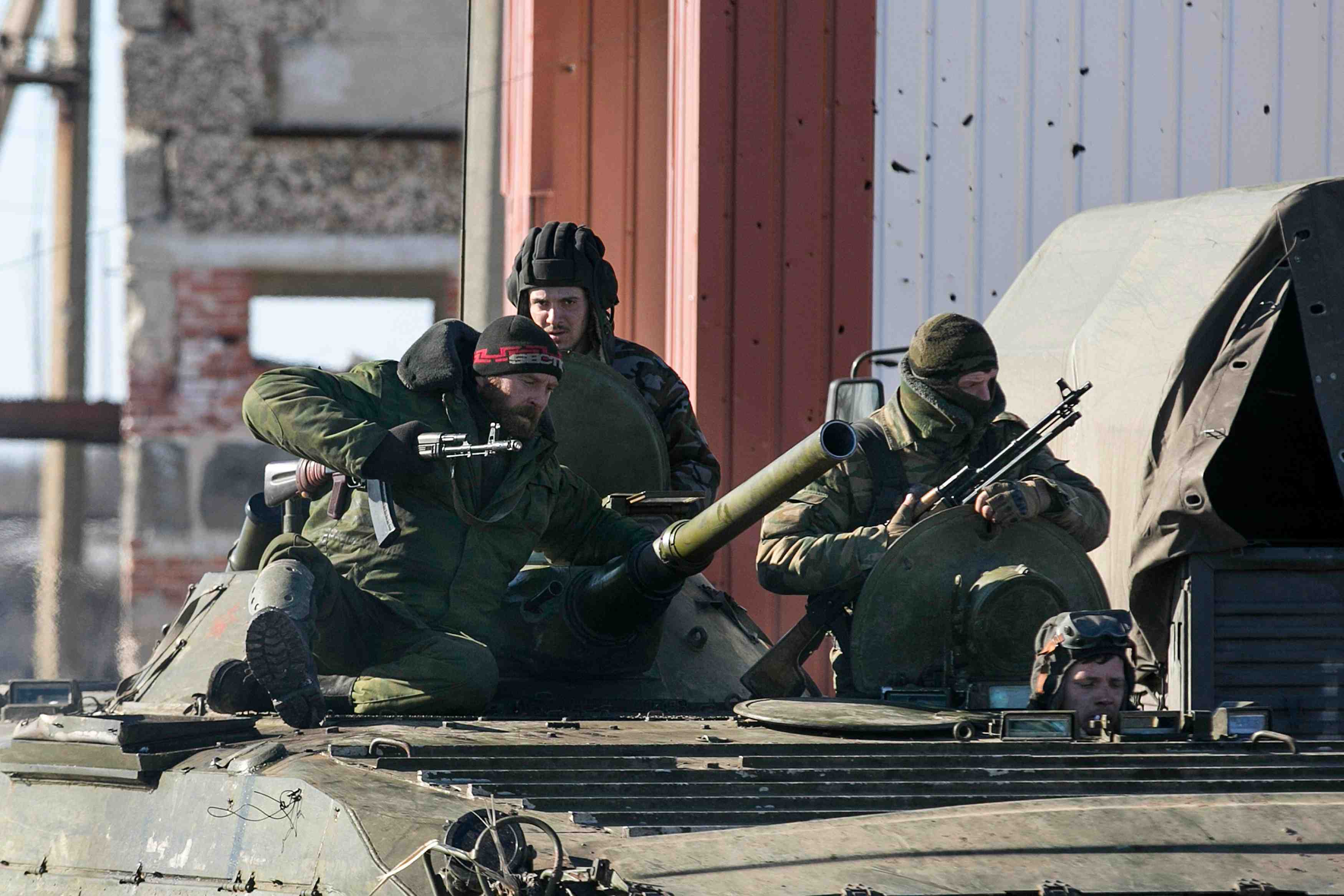 Les rebelles acceptent de retirer les armes lourdes de la ligne de front dans l’est ukrainien