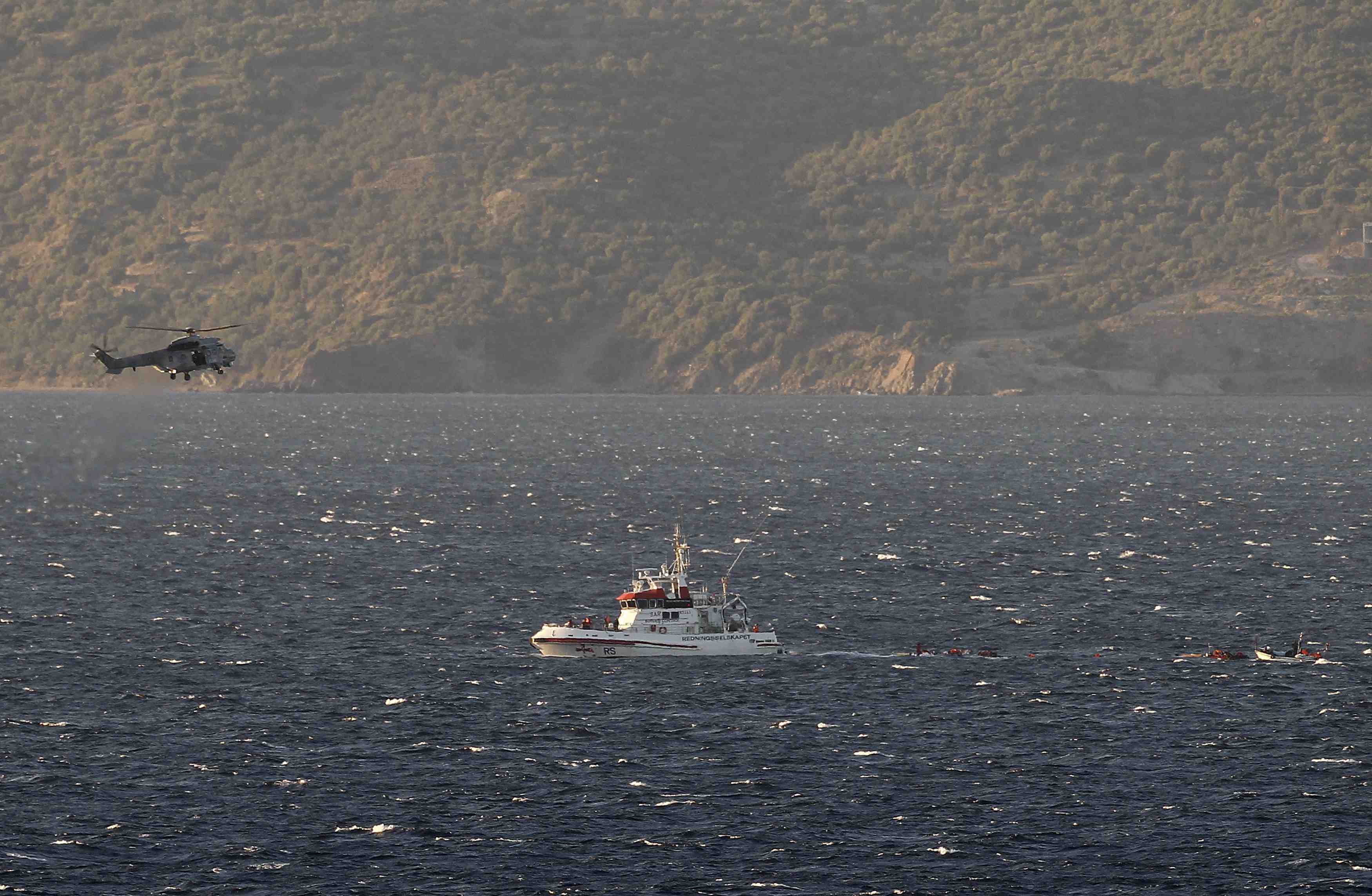 Le bilan du naufrage au large de lesbos continue a s'alourdir