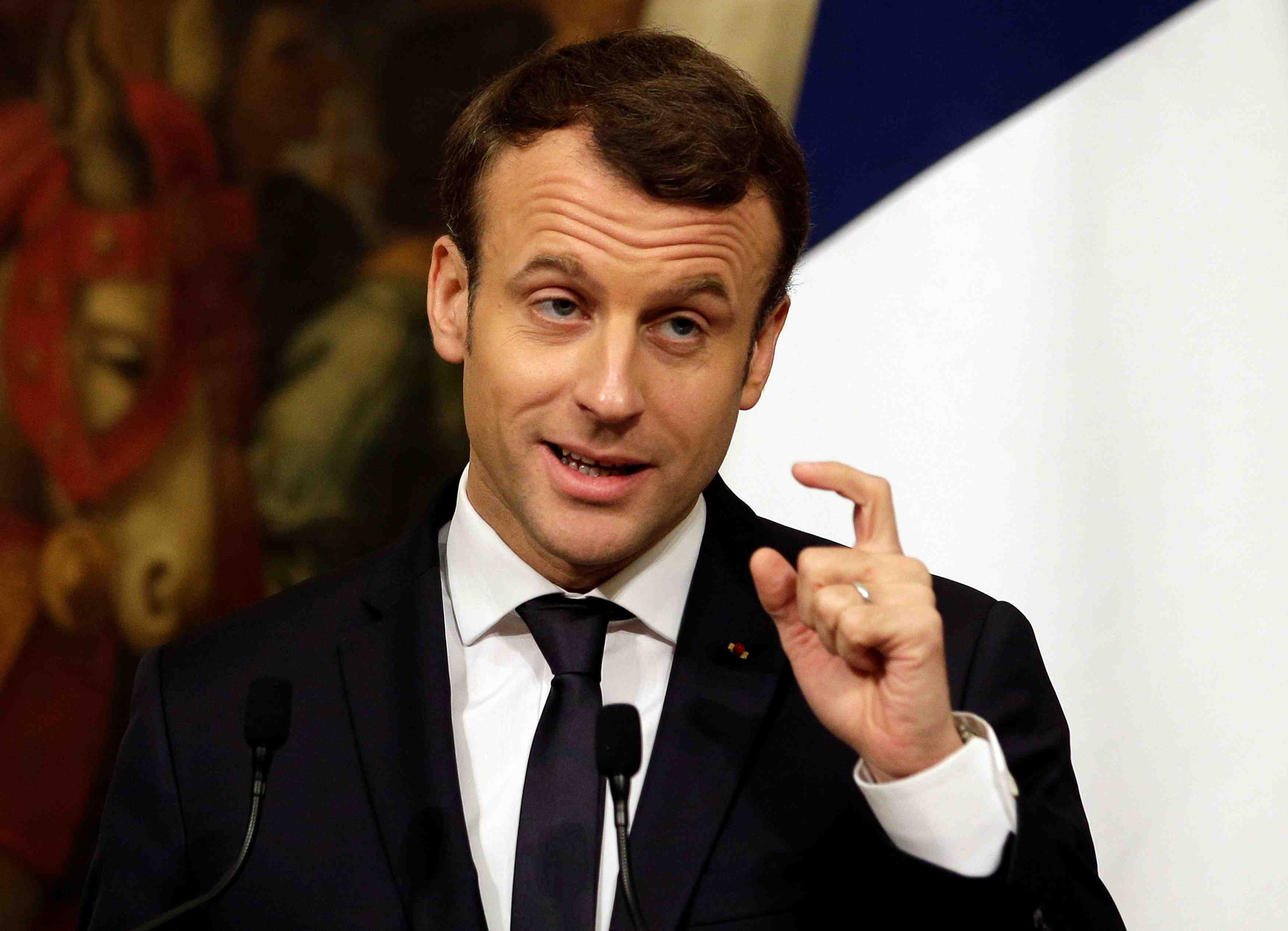 Migrants: macron riposte, evoque de "faux bons sentiments"