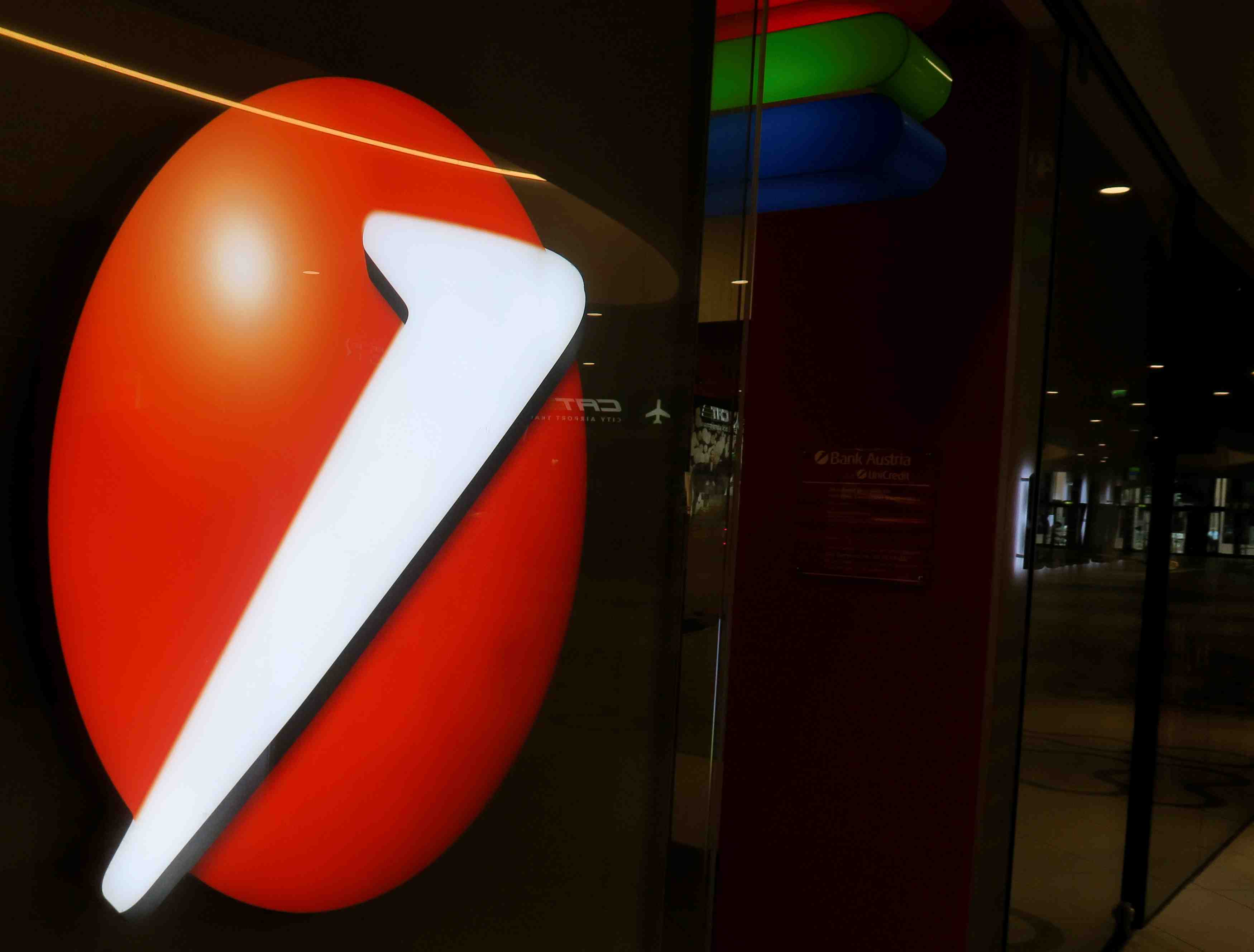 Unicredit ne commente pas un article evoquant une scission