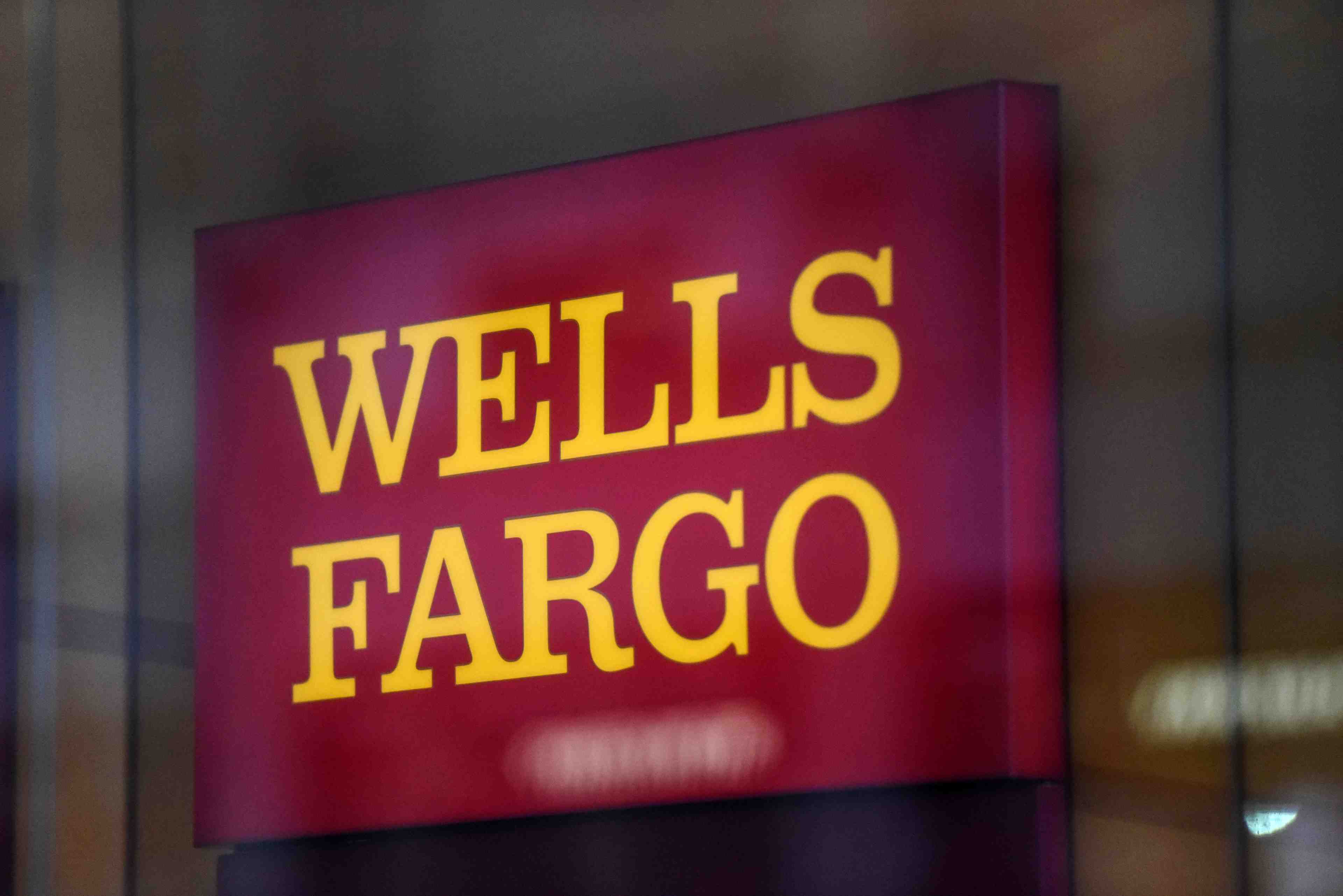 Des dirigeants de wells fargo reglent un litige pour 240 millions de dollars