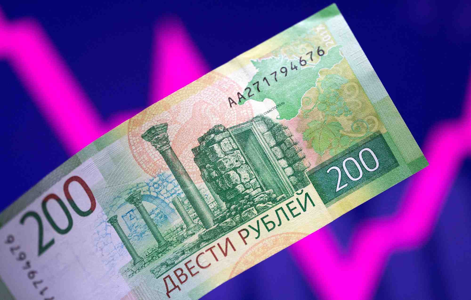 Illustration montrant un billet de banque en roubles russes et un graphique boursier