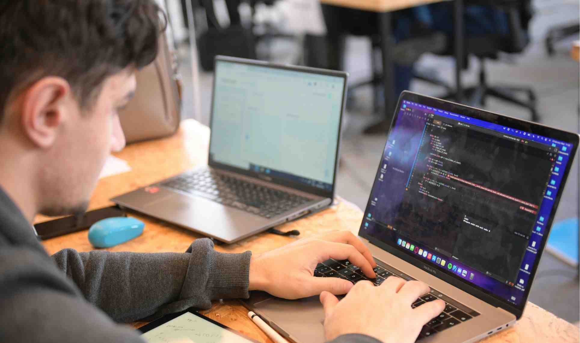 Les offres d'emplois de développeurs, en particulier juniors, chutent depuis 2022