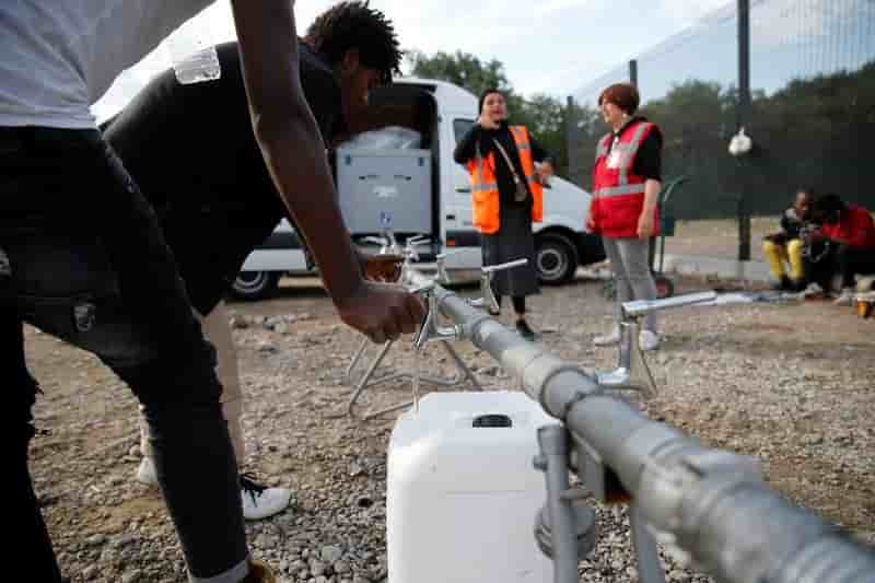 La france doit garantir l'eau potable aux migrants a calais, selon l'onu