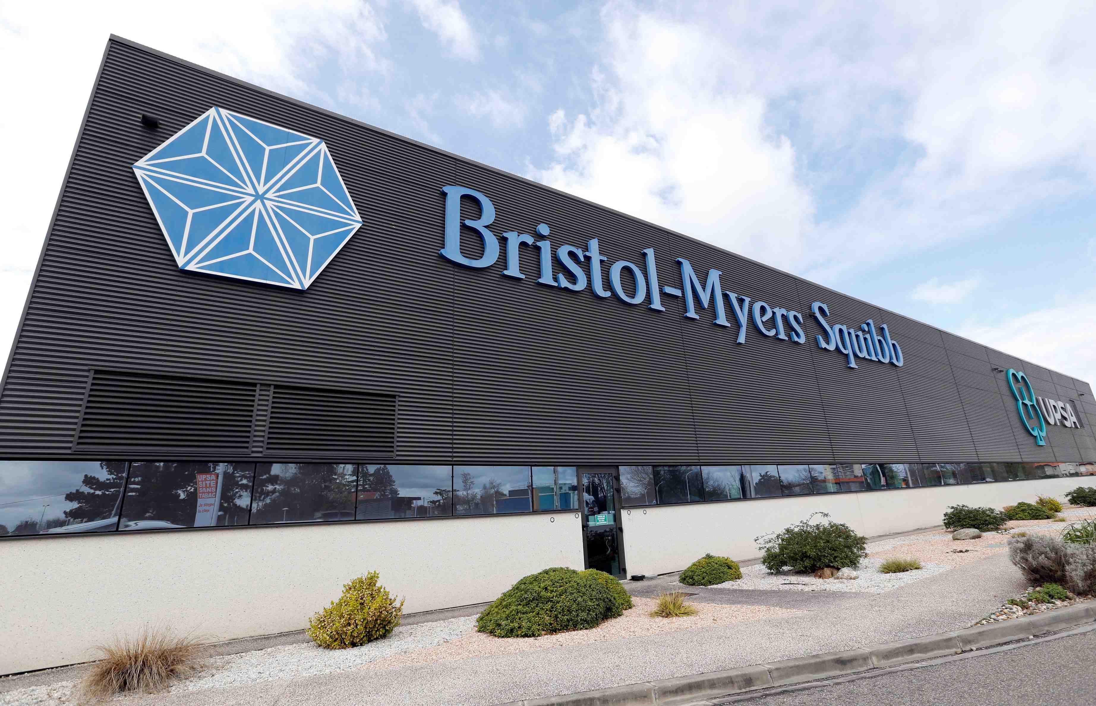 Bristol-myers vise par une plainte pour infections a la syphilis