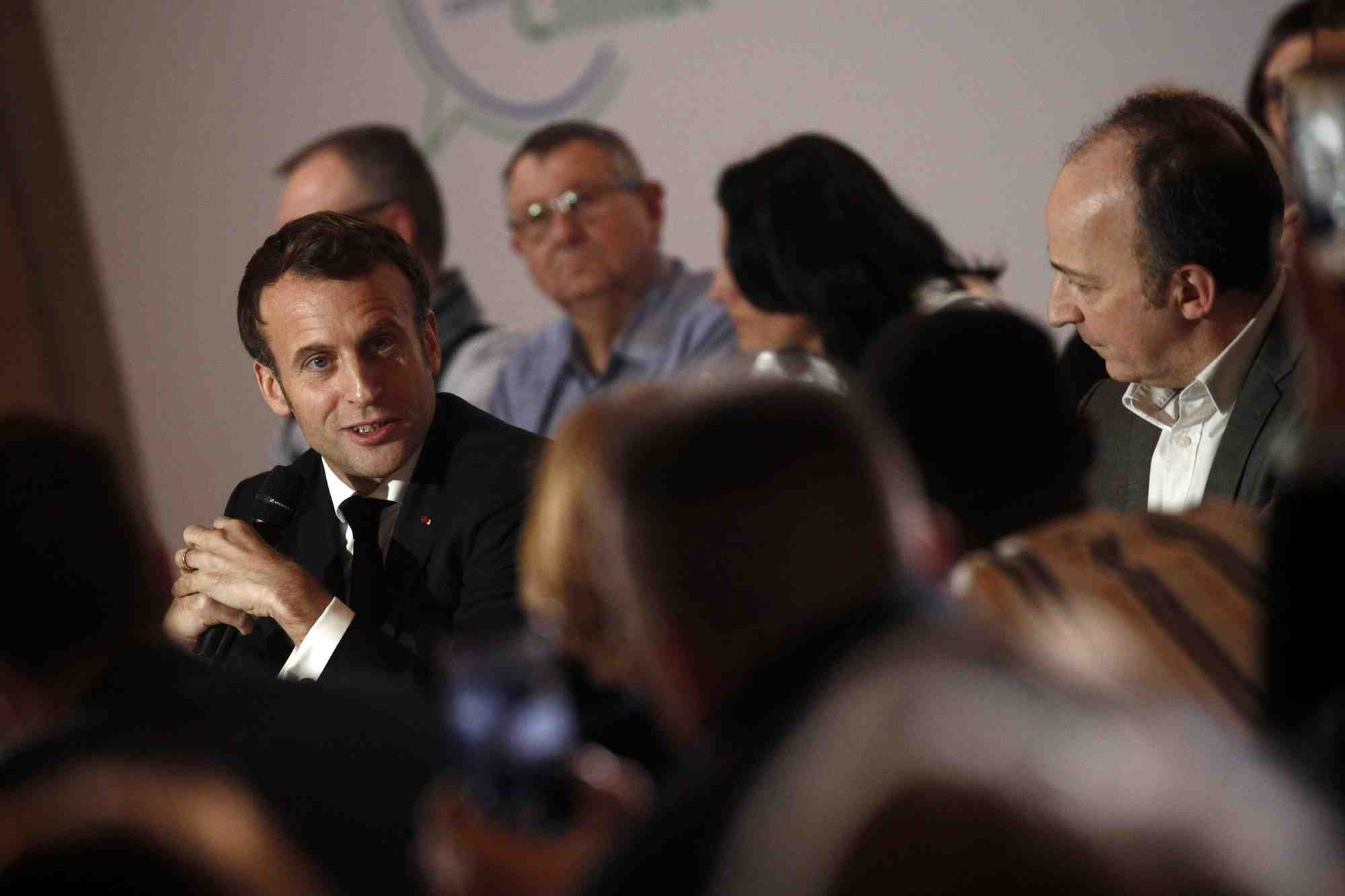 Emmanuel Macron assiste à la Convention citoyenne pour le climat au Conseil économique, social et environnemental (CESE), à Paris, le 10 janvier 2020.