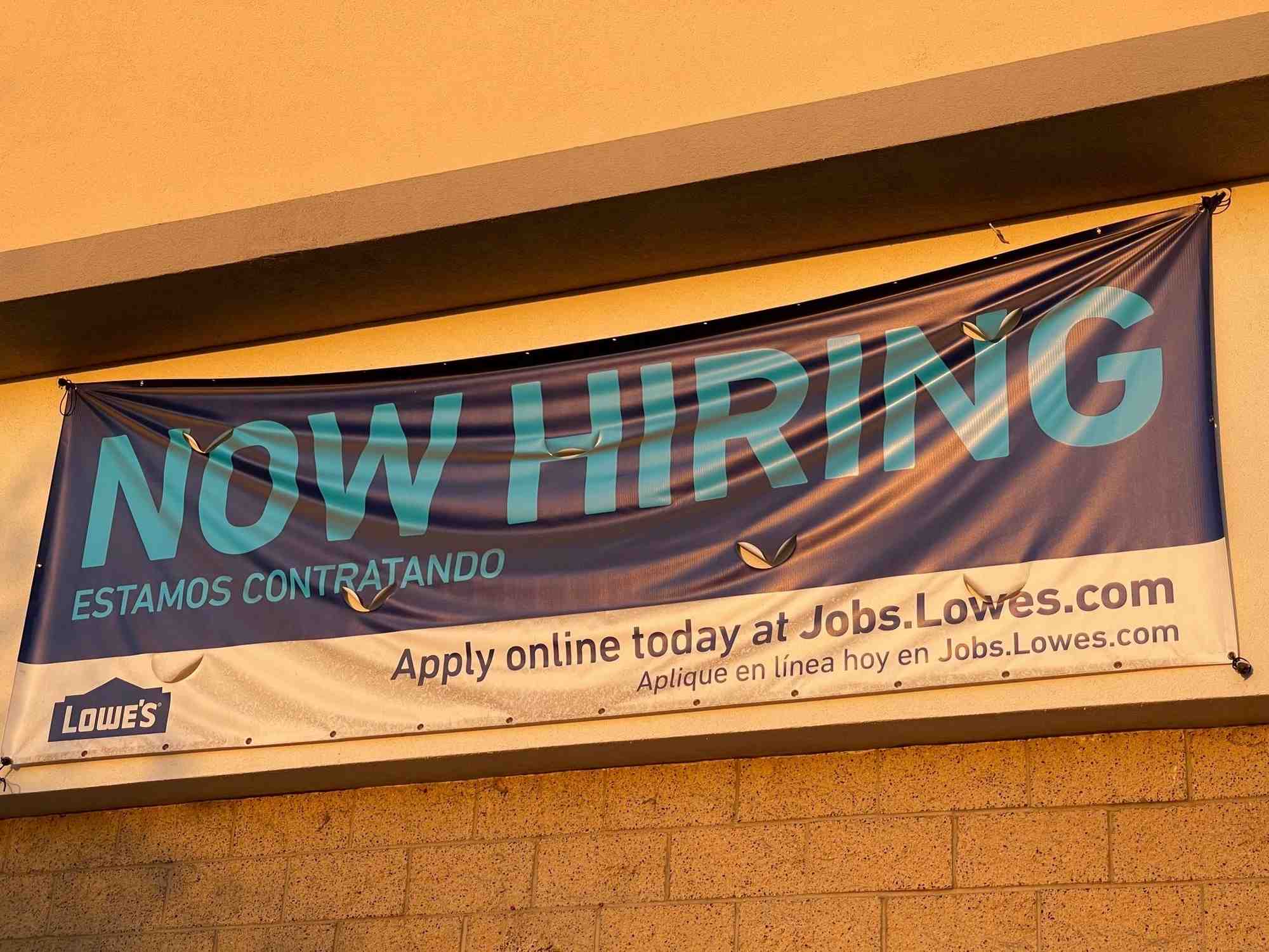 now hiring, embauche, emploi