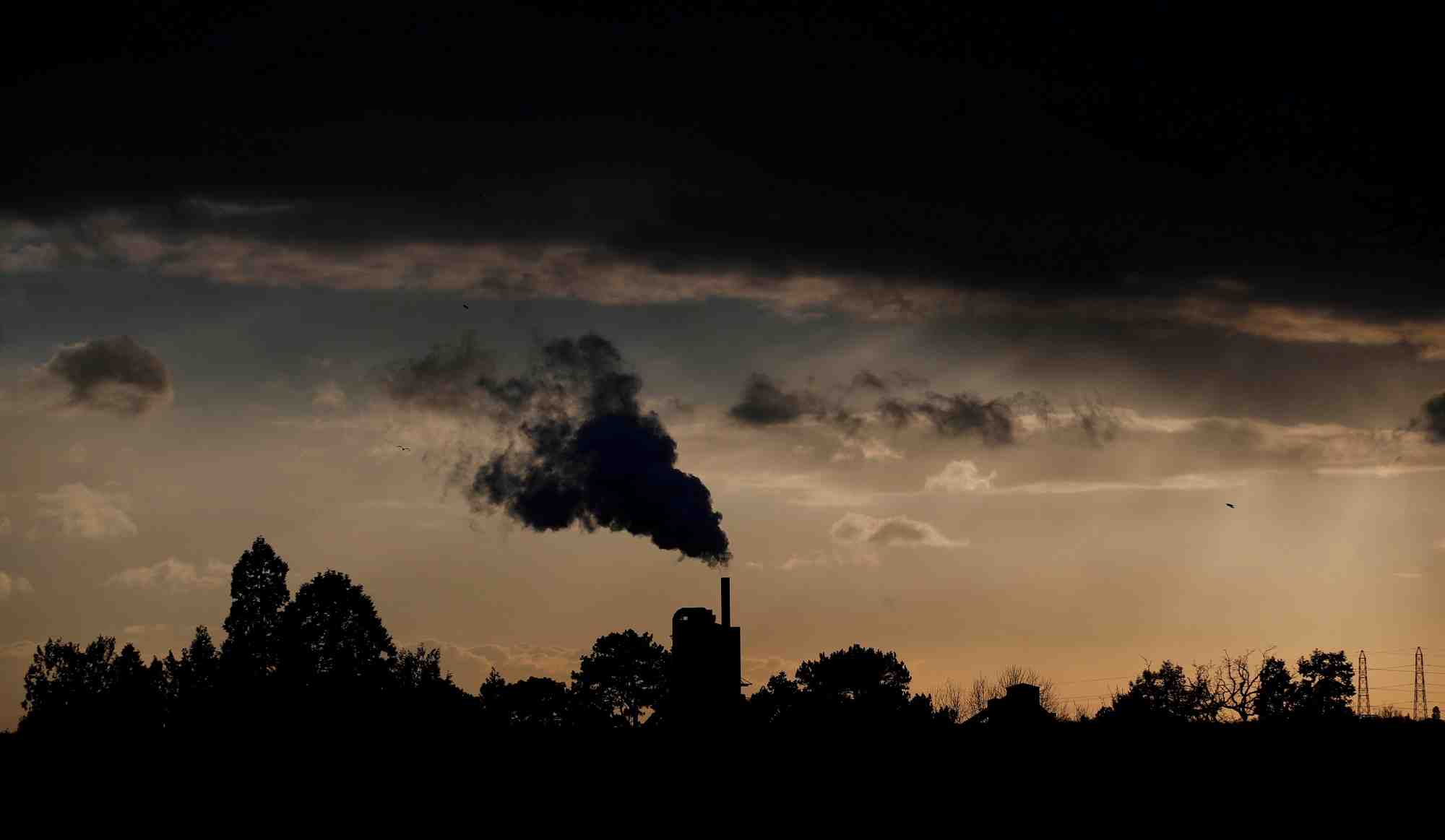 Nouveau ralentissement de la croissance manufacturiere au royaume-uni