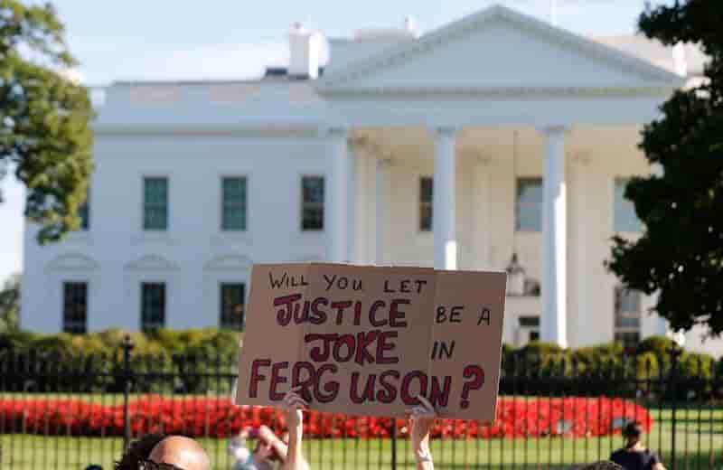 Washington ouvre une enquête sur la police de Ferguson