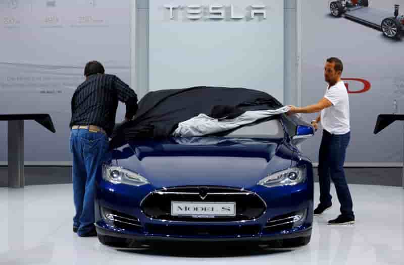 Audi et porsche a la poursuite de tesla dans l'electrique