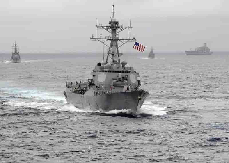 Operations navales americaines pres d'ilots artificiels chinois