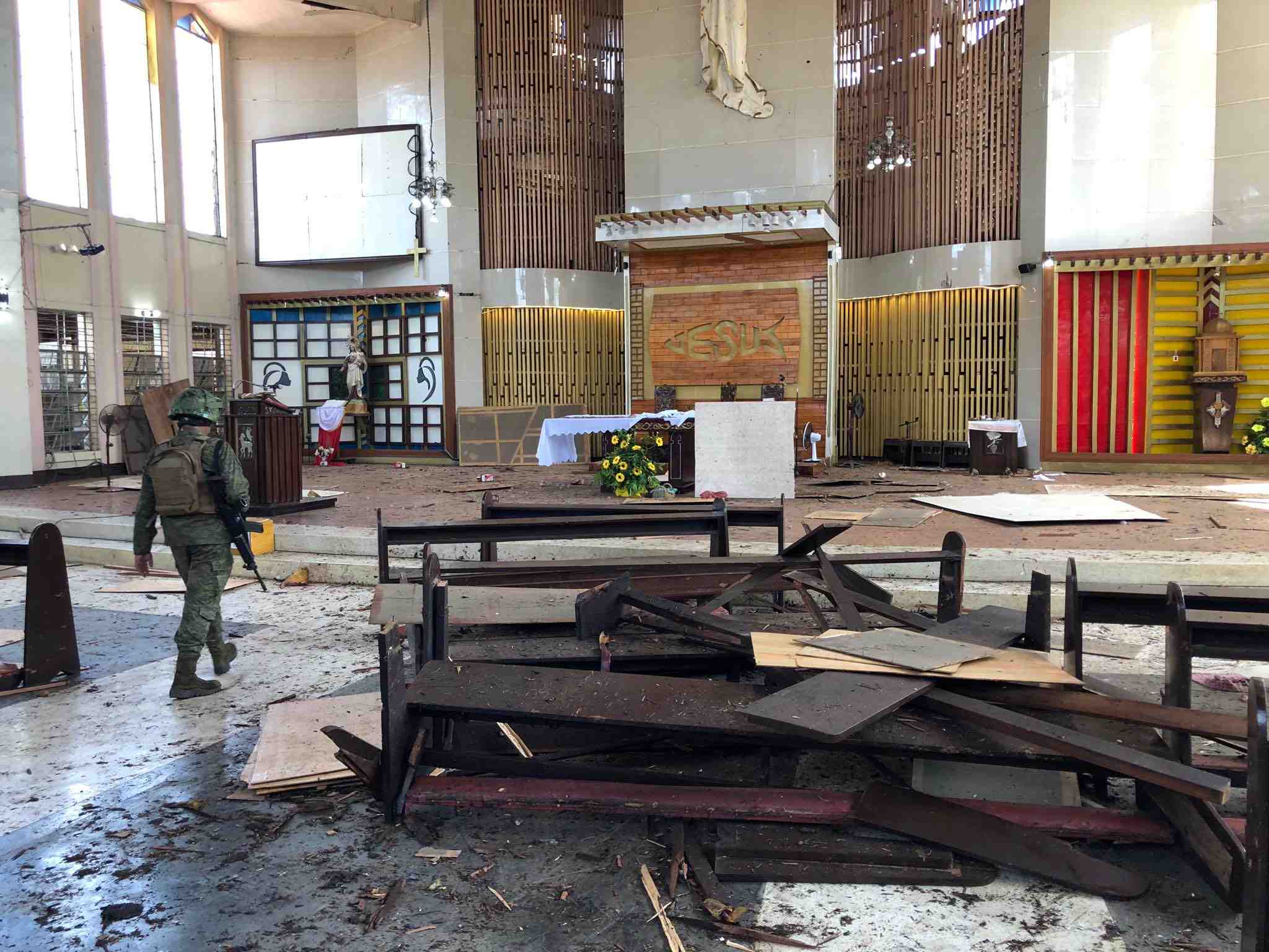 Double explosion lors d'une messe dans le sud des philippines, 27 morts