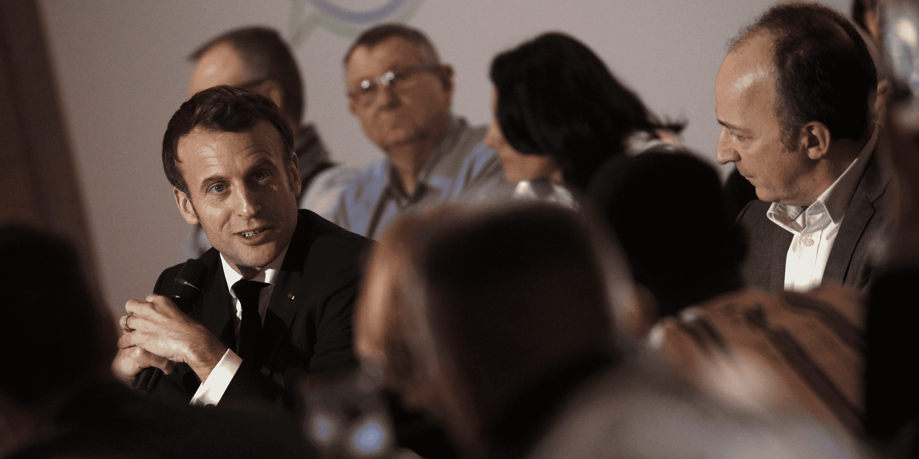 Emmanuel Macron assiste à la Convention citoyenne pour le climat au Conseil économique, social et environnemental (CESE), à Paris, le 10 janvier 2020.