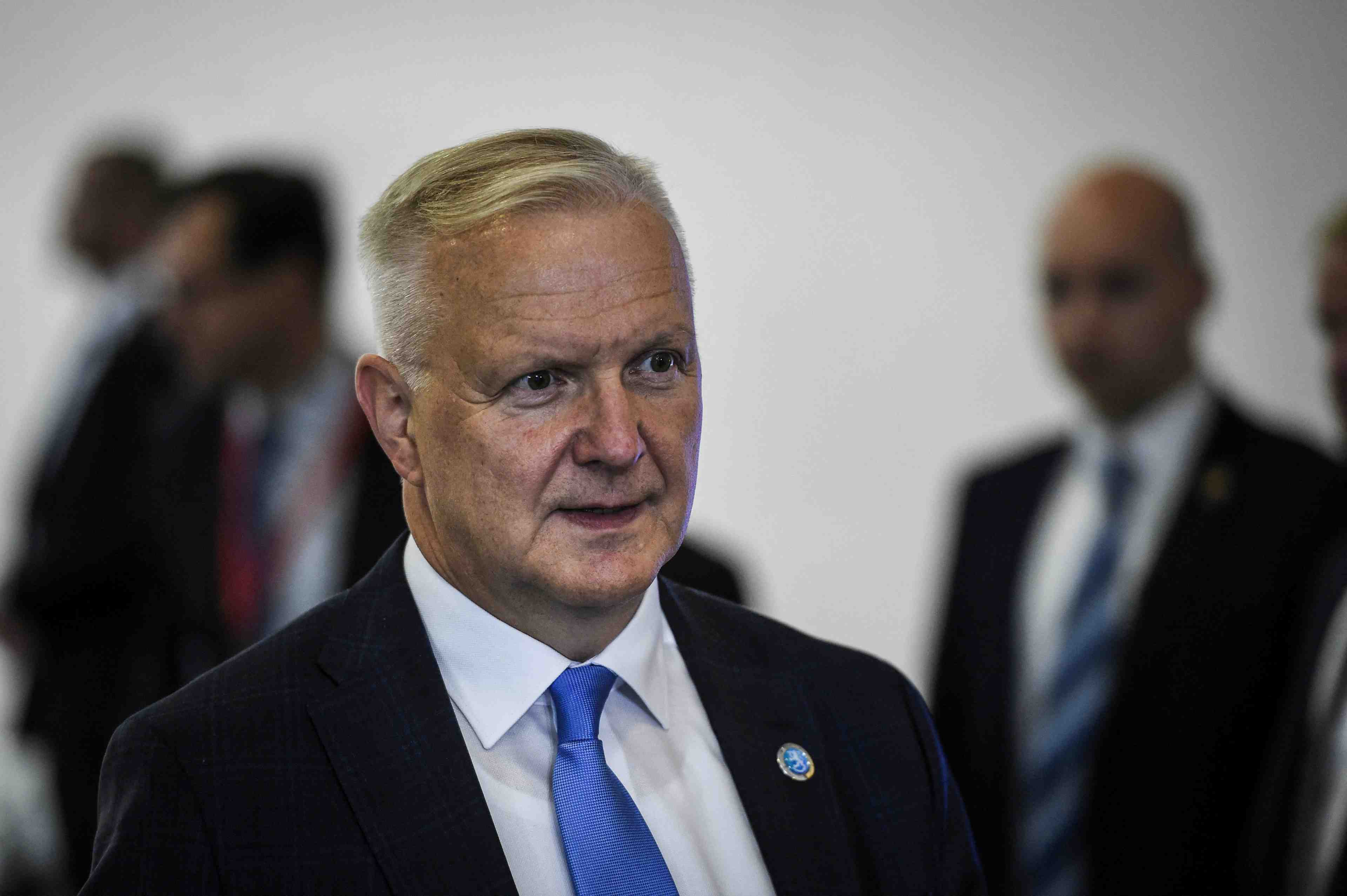 Rehn (bce) prevoit une inflation en zone euro d'environ 2% dans deux ans, rapporte la presse