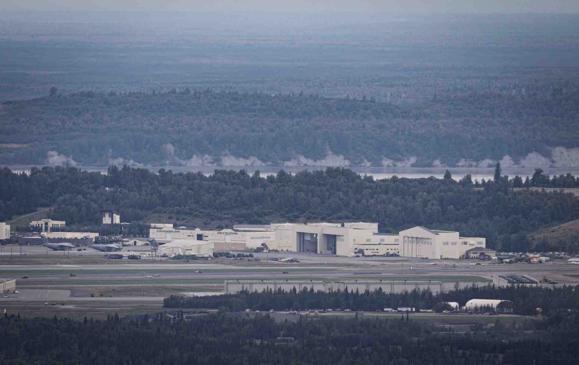 La base militaire d'Elmendorf-Richardson à Anchorage en Alaska où se retrouvent Donald Trump et Vladimir Poutine ce vendredi 15 août.