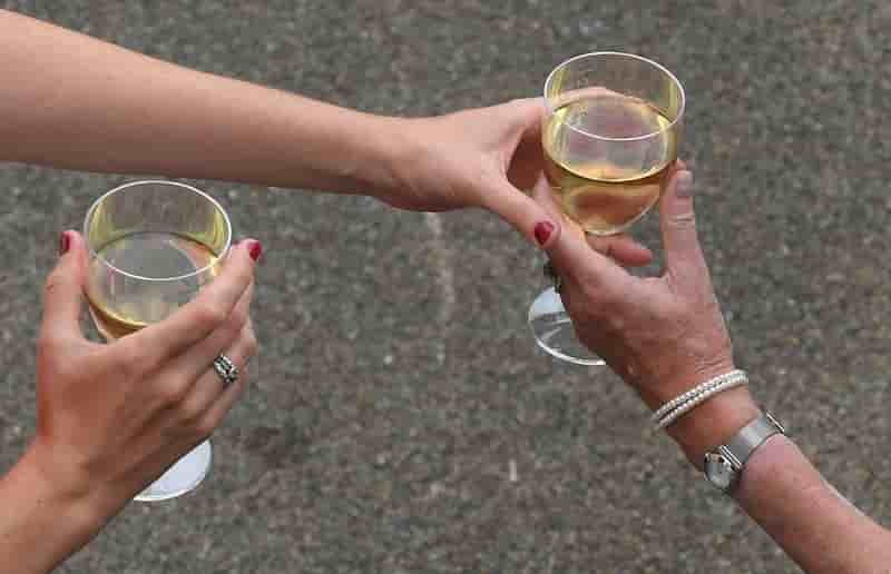 Le sri lanka retablit l'interdiction de vente d'alcool aux femmes