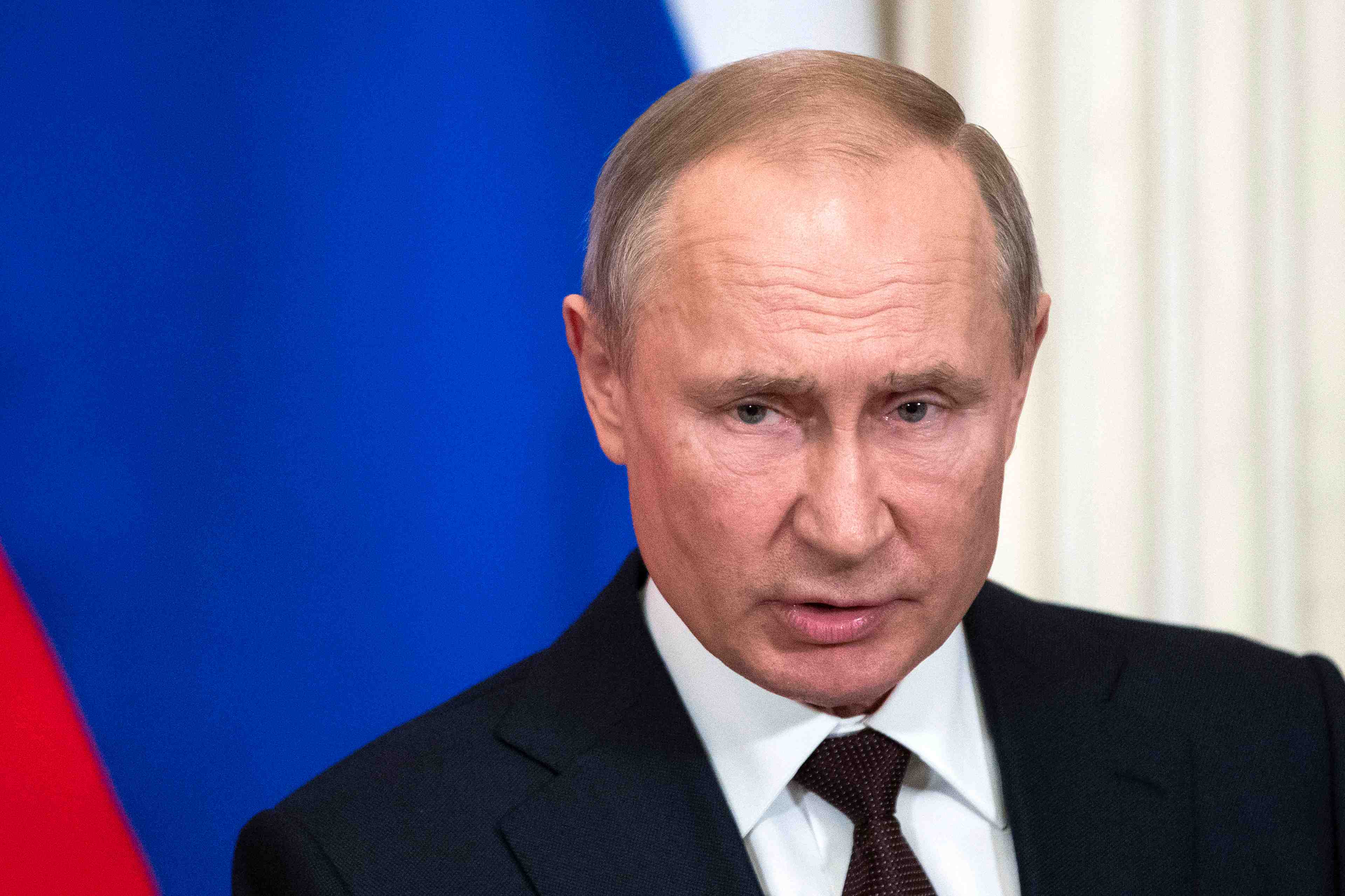 Le kremlin invite les ministres armenien et azerbaidjanais des affaires etrangeres
