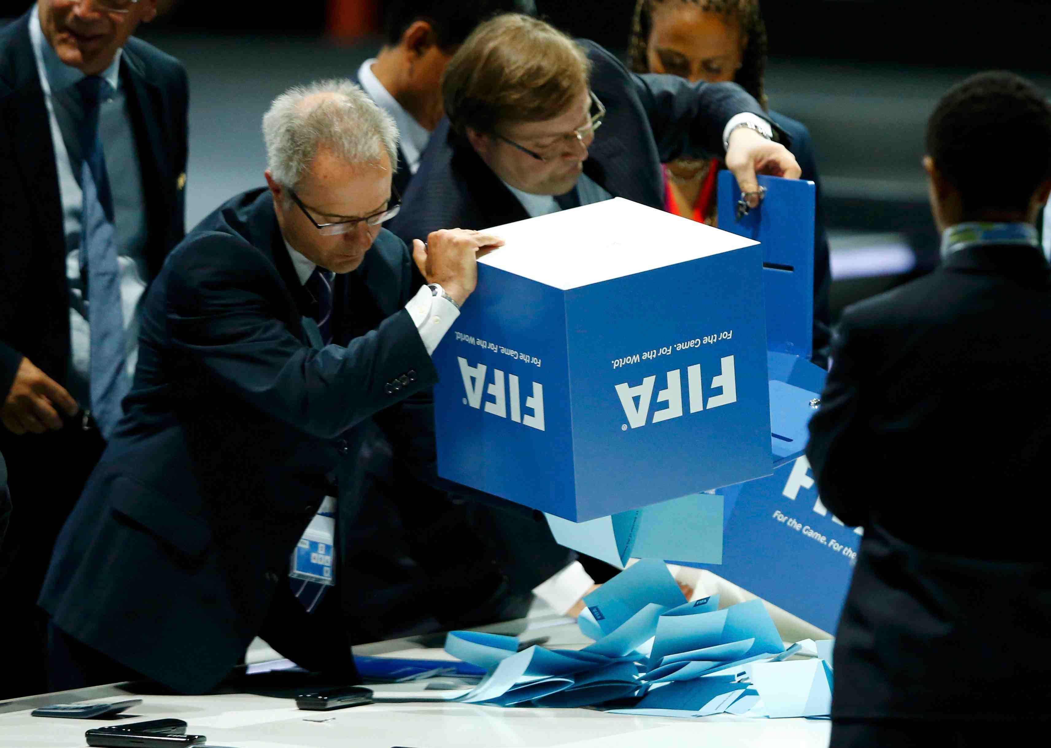Second tour necessaire pour elire le president de la fifa
