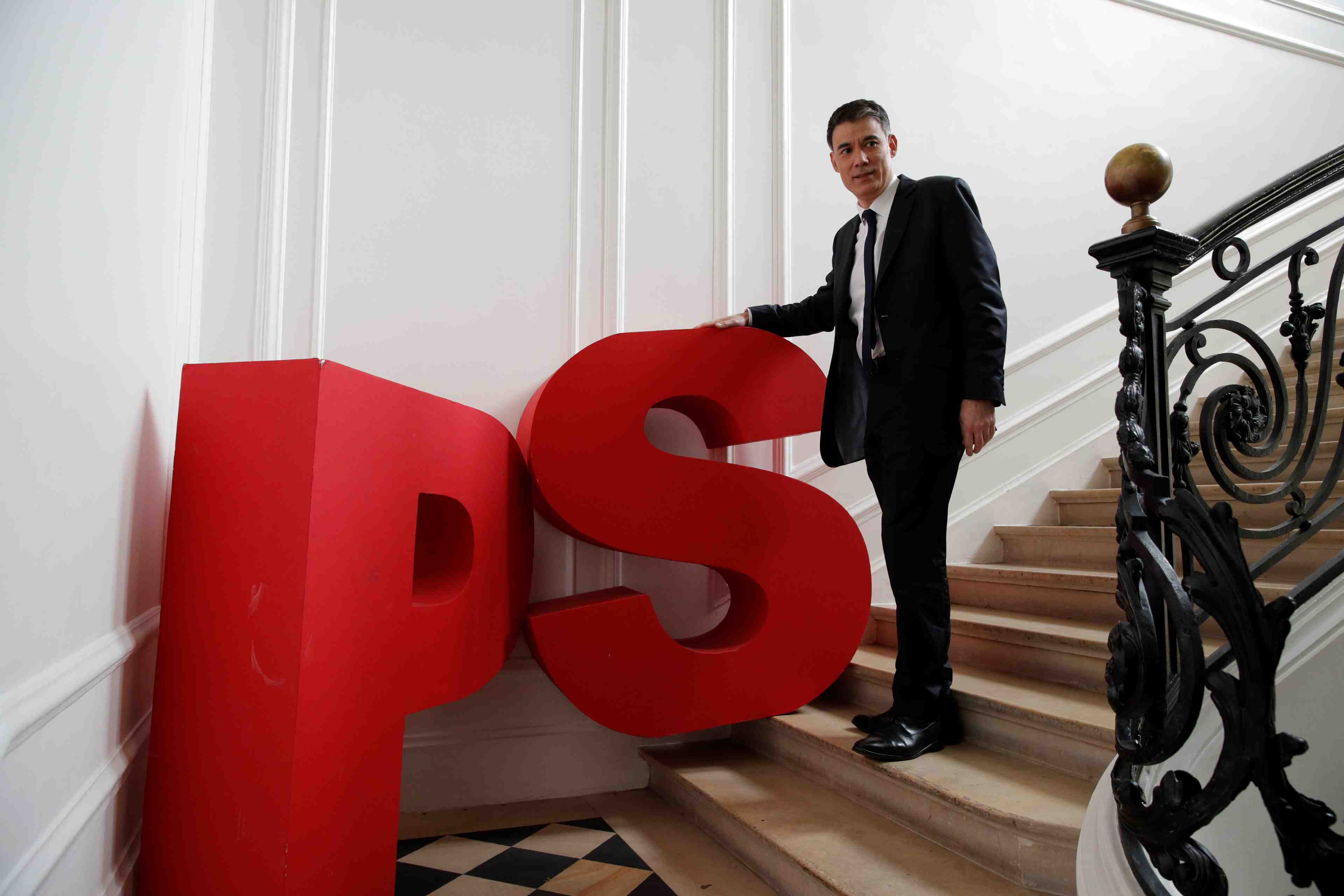 D'epinay a aubervilliers, faure lance la "renaissance" du ps