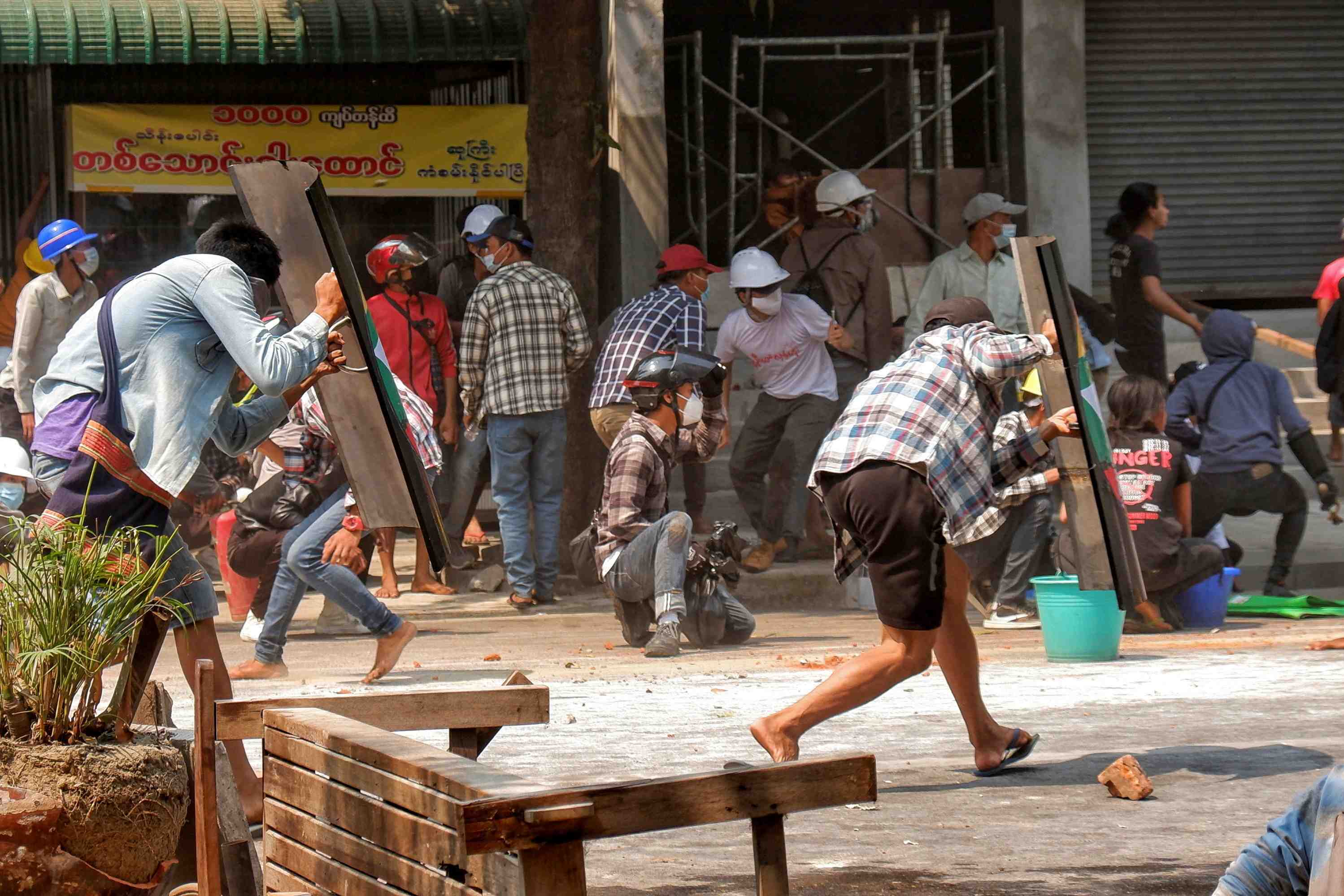 Dix-huit manifestants tues mercredi en birmanie, selon une ong