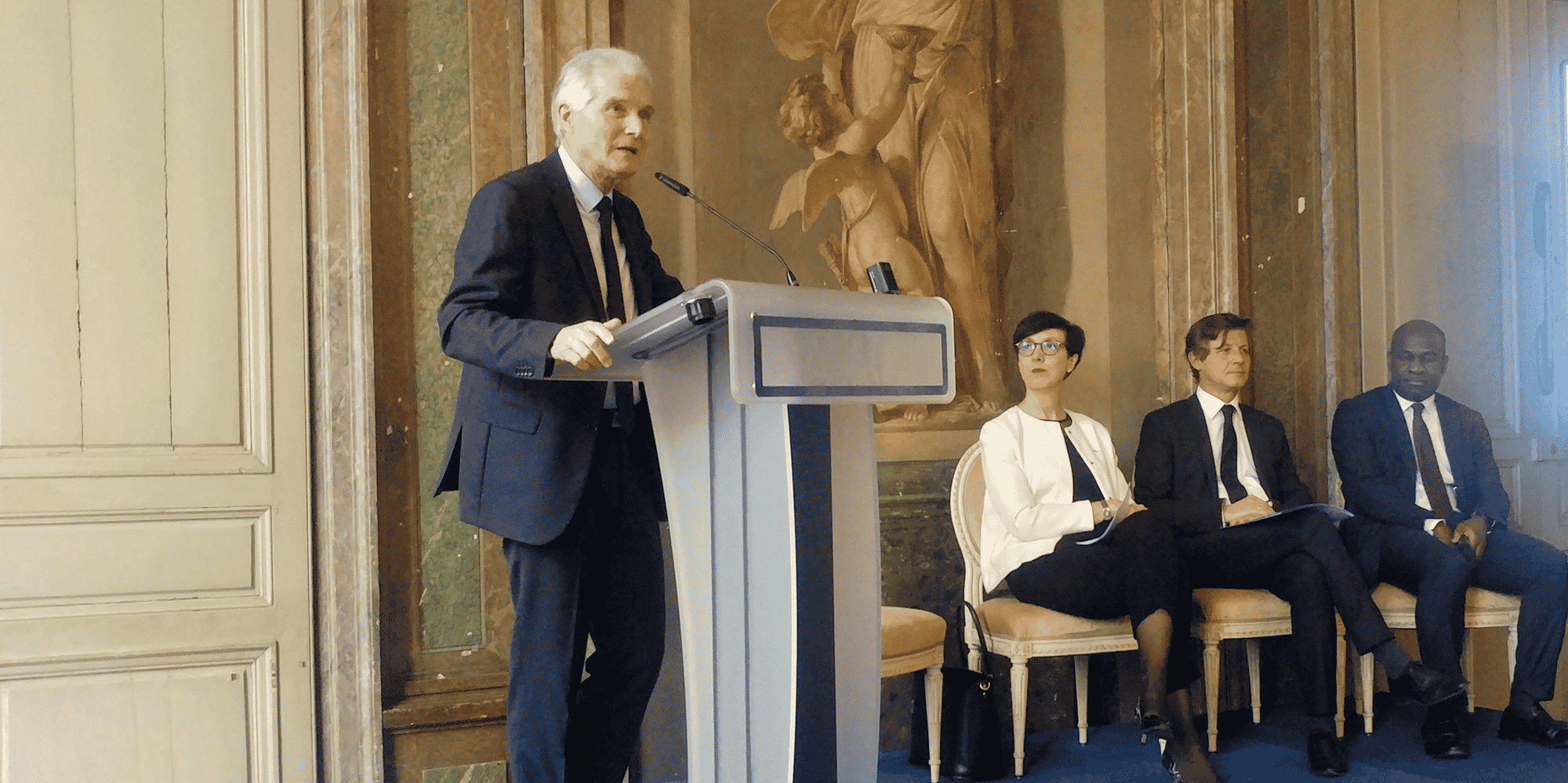 Patrick Bobet, le président de Bordeaux Métropole, Stéphanie Rivoal, secrétaire générale du sommet, Nicolas Florian, maire de Bordeaux, et Pierre de Gaétan Njikam, 3e adjoint au maire de Bordeaux chargé des partenariats avec l'Afrique.