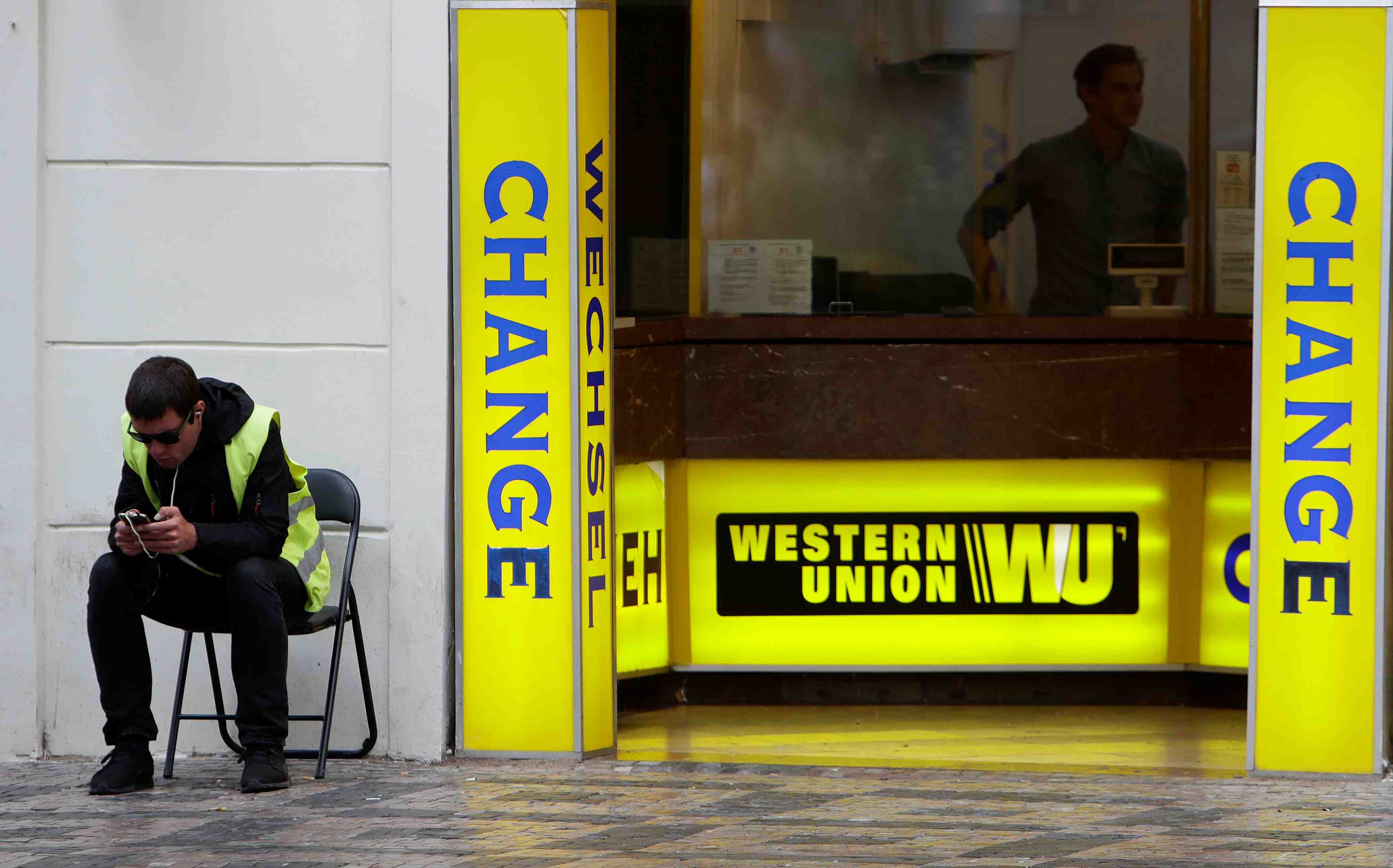 Axa et western union lancent un partenariat