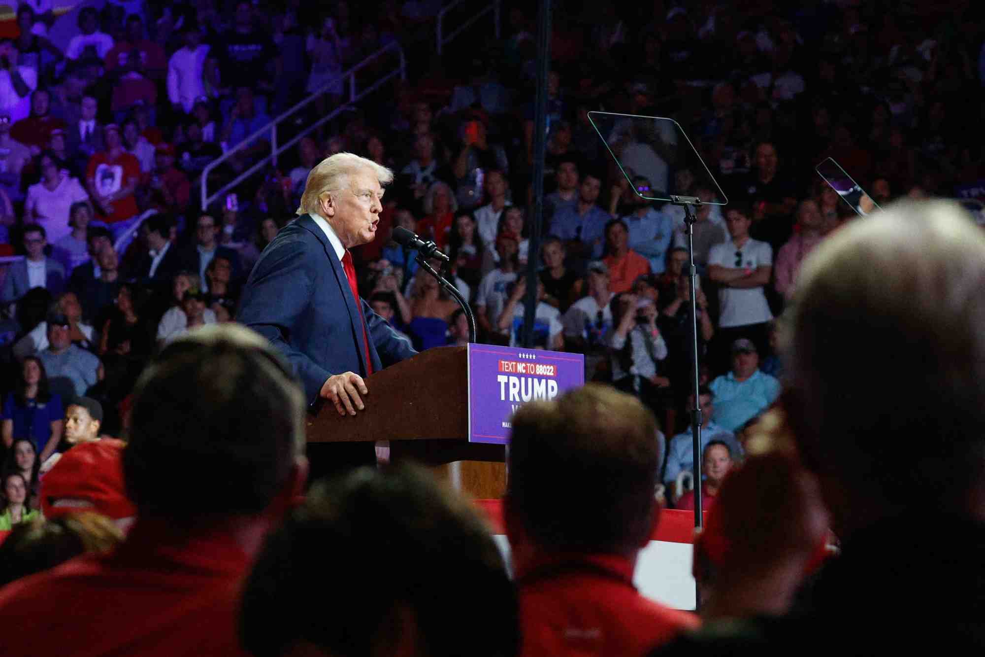 Le candidat republicain a l'election presidentielle et ancien president des etats-unis donald trump a charlotte